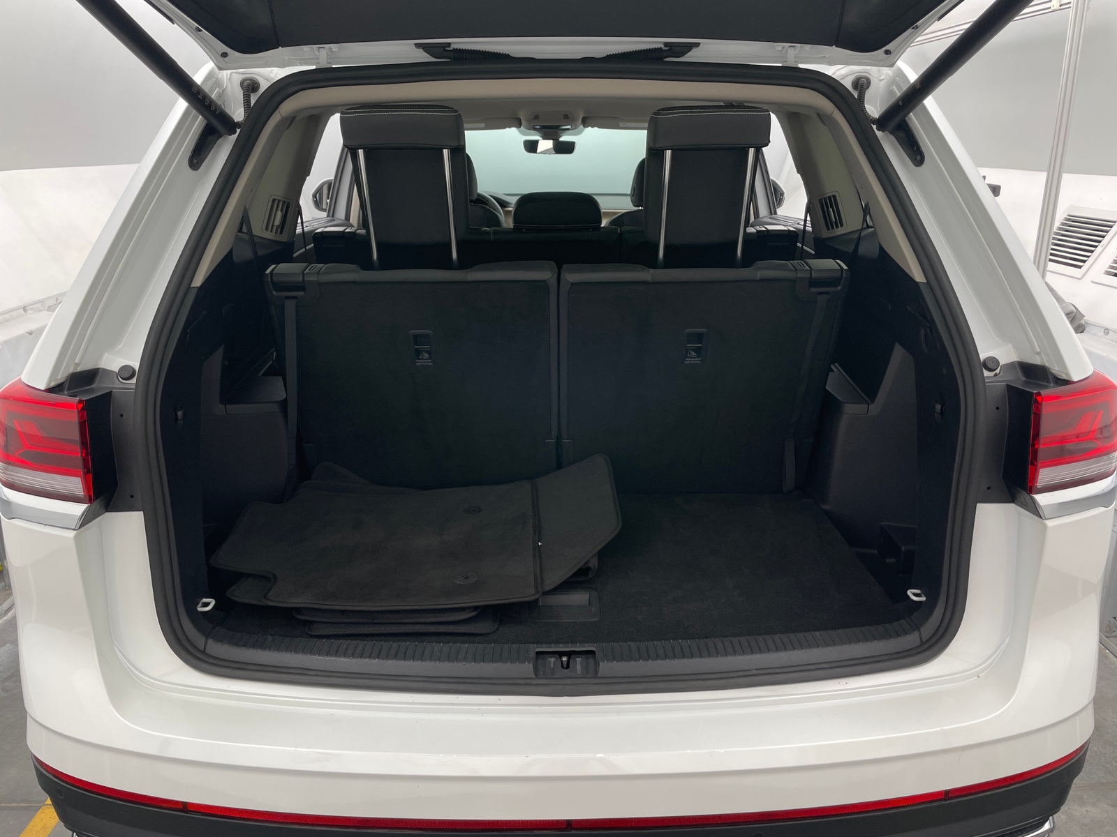 Thumbnail: 2026 Volkswagen Atlas - 6