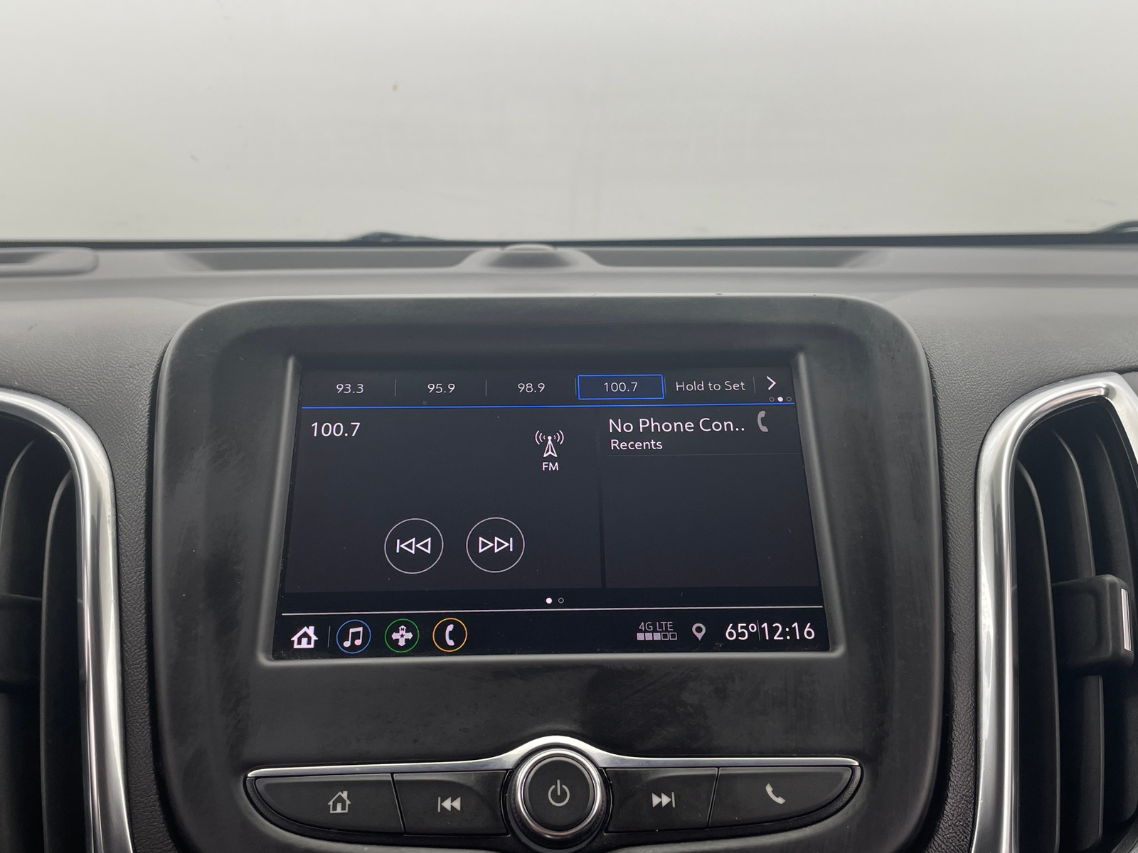 Thumbnail: 2021 Chevrolet Equinox - 4