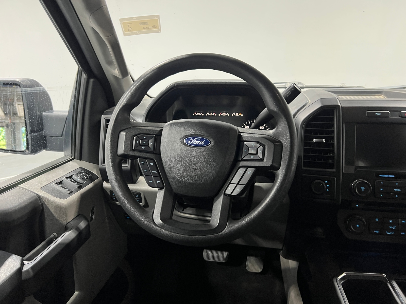 Thumbnail: 2018 Ford Econoline - 5