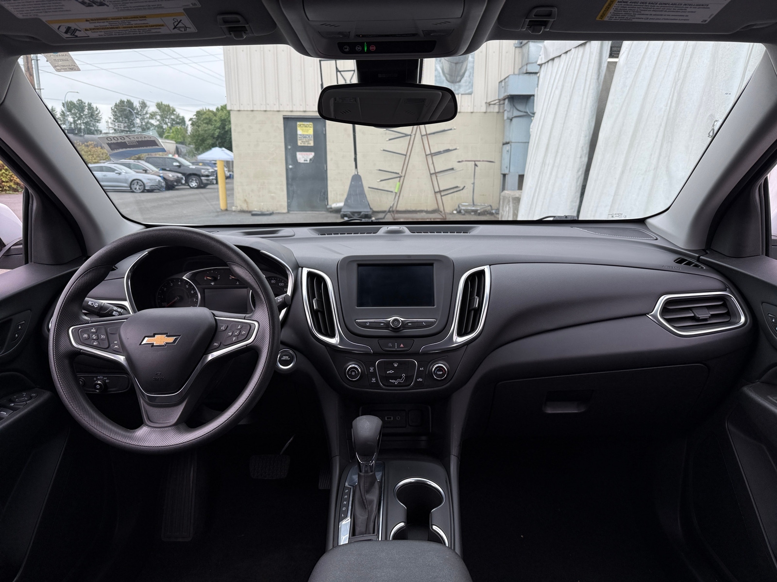 Thumbnail: 2022 Chevrolet Equinox - 3
