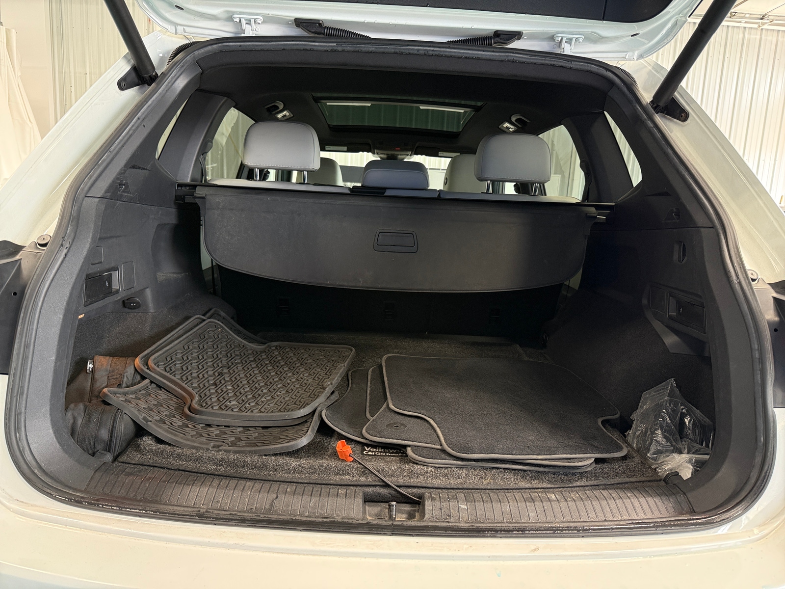 Thumbnail: 2018 Volkswagen Tiguan - 6