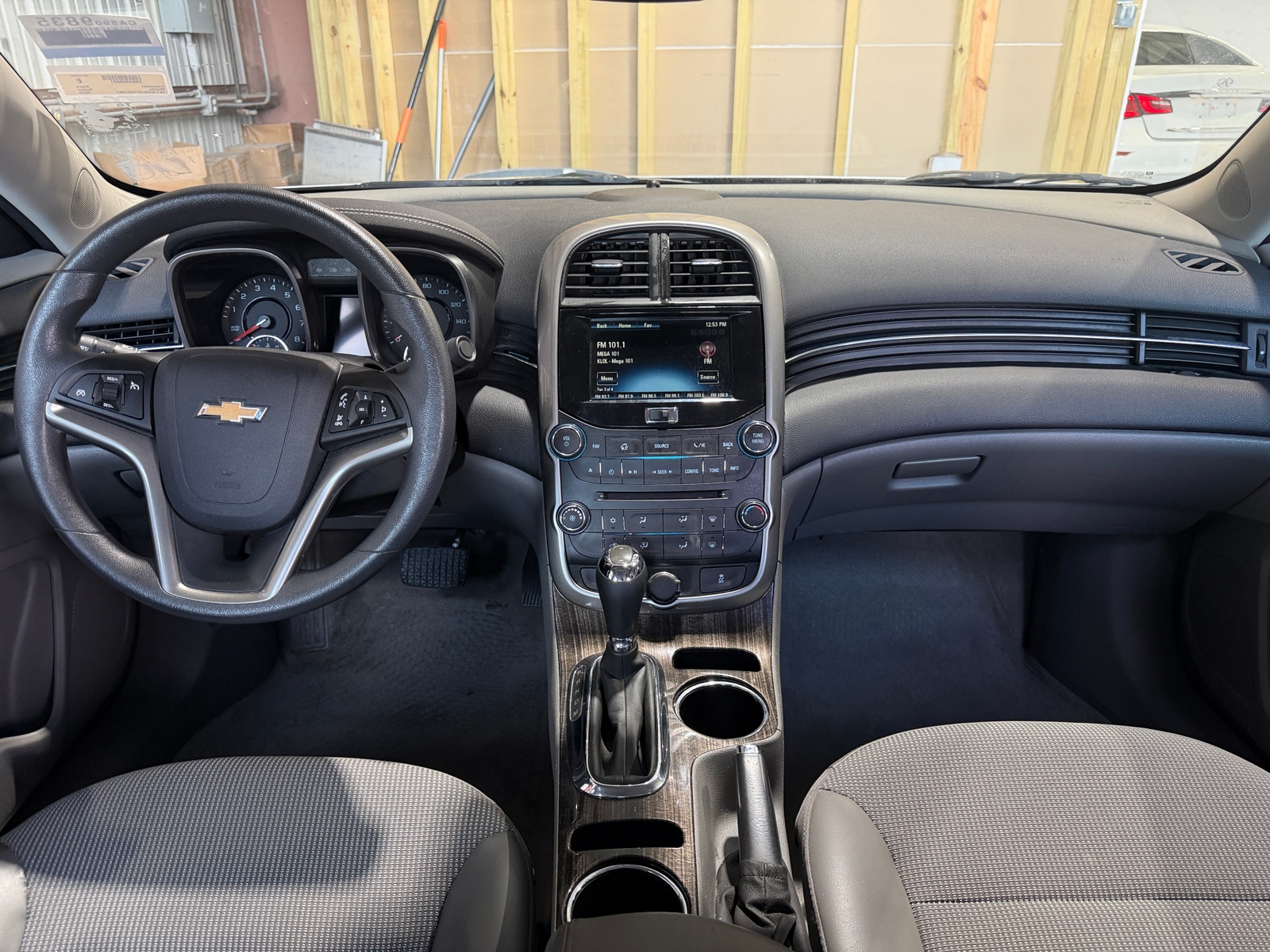 Thumbnail: 2015 Chevrolet Malibu - 2