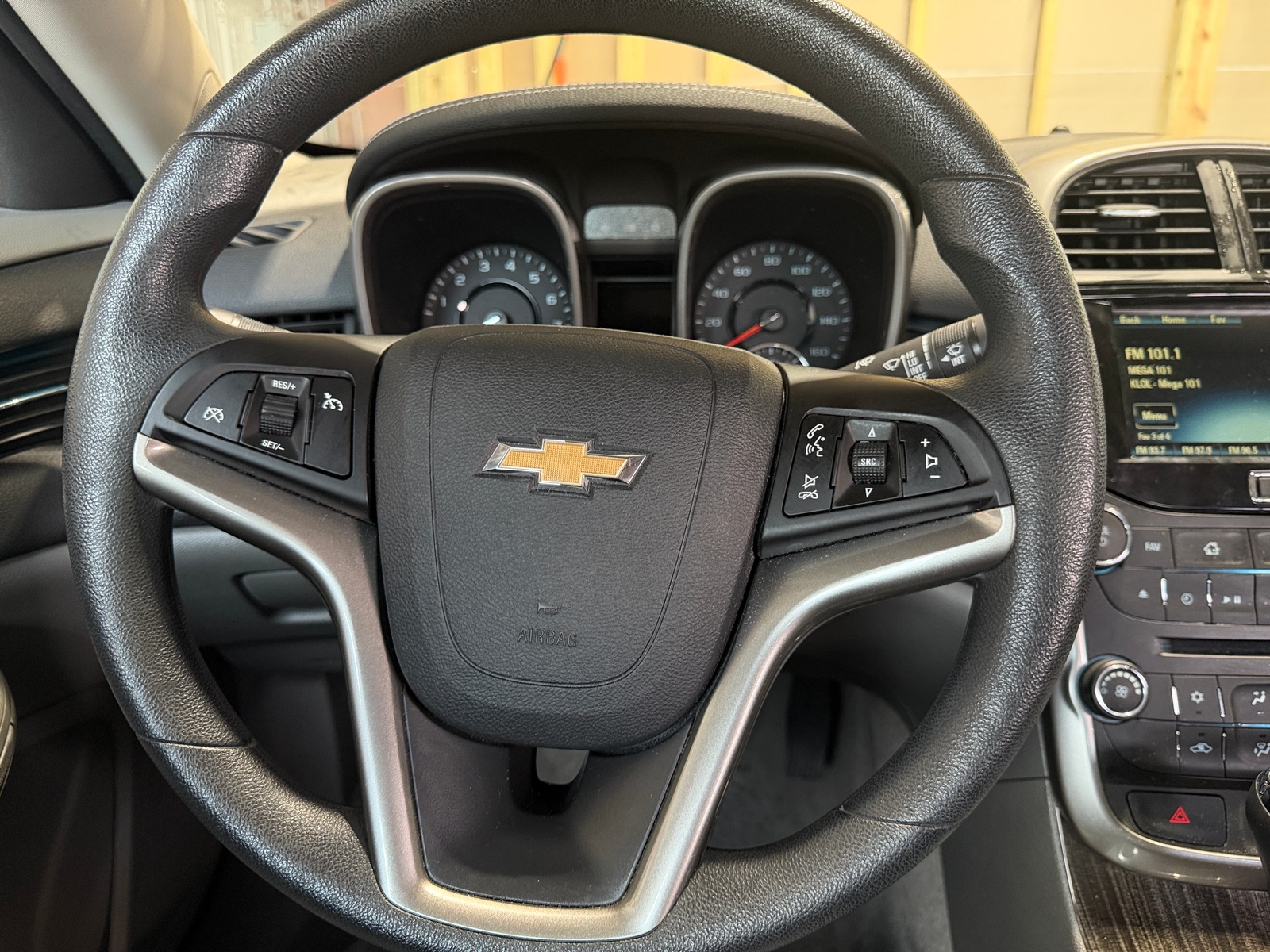 Thumbnail: 2015 Chevrolet Malibu - 4