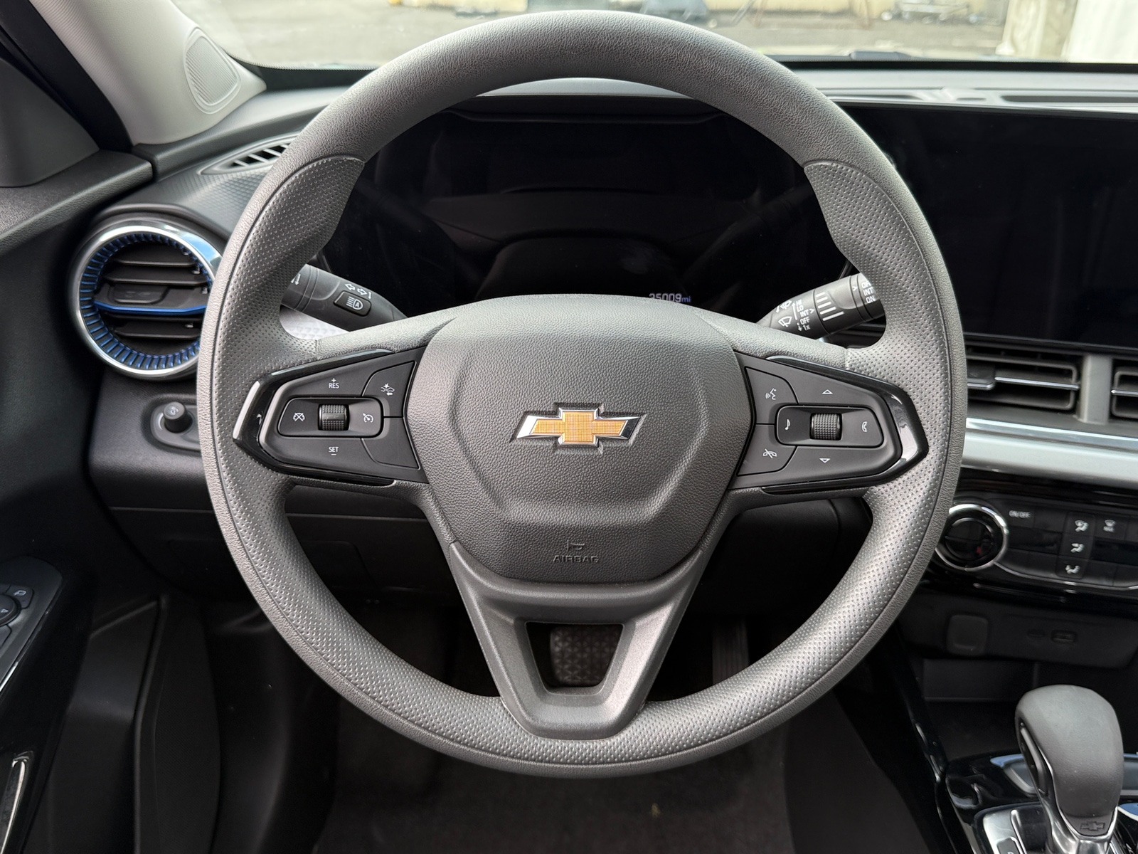 Thumbnail: 2025 Chevrolet Trax - 4