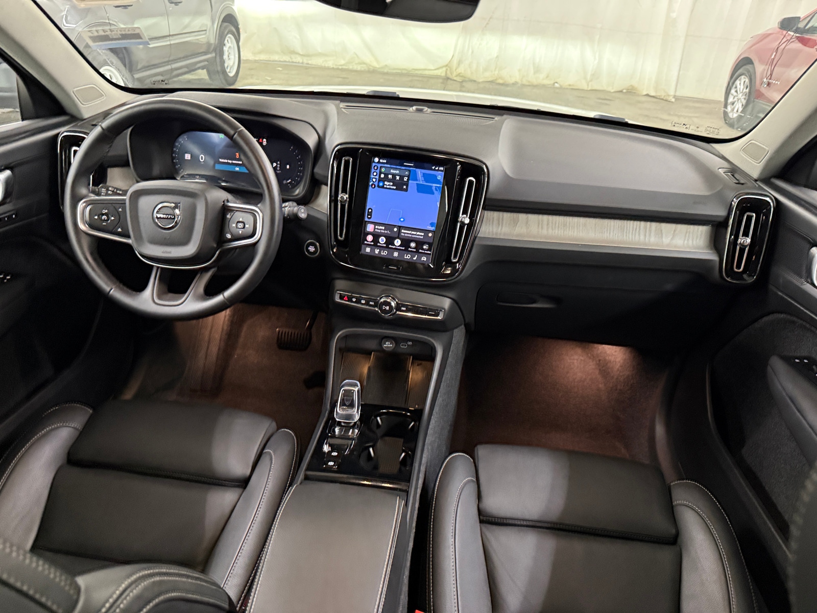 Thumbnail: 2025 Volvo XC40 - 2