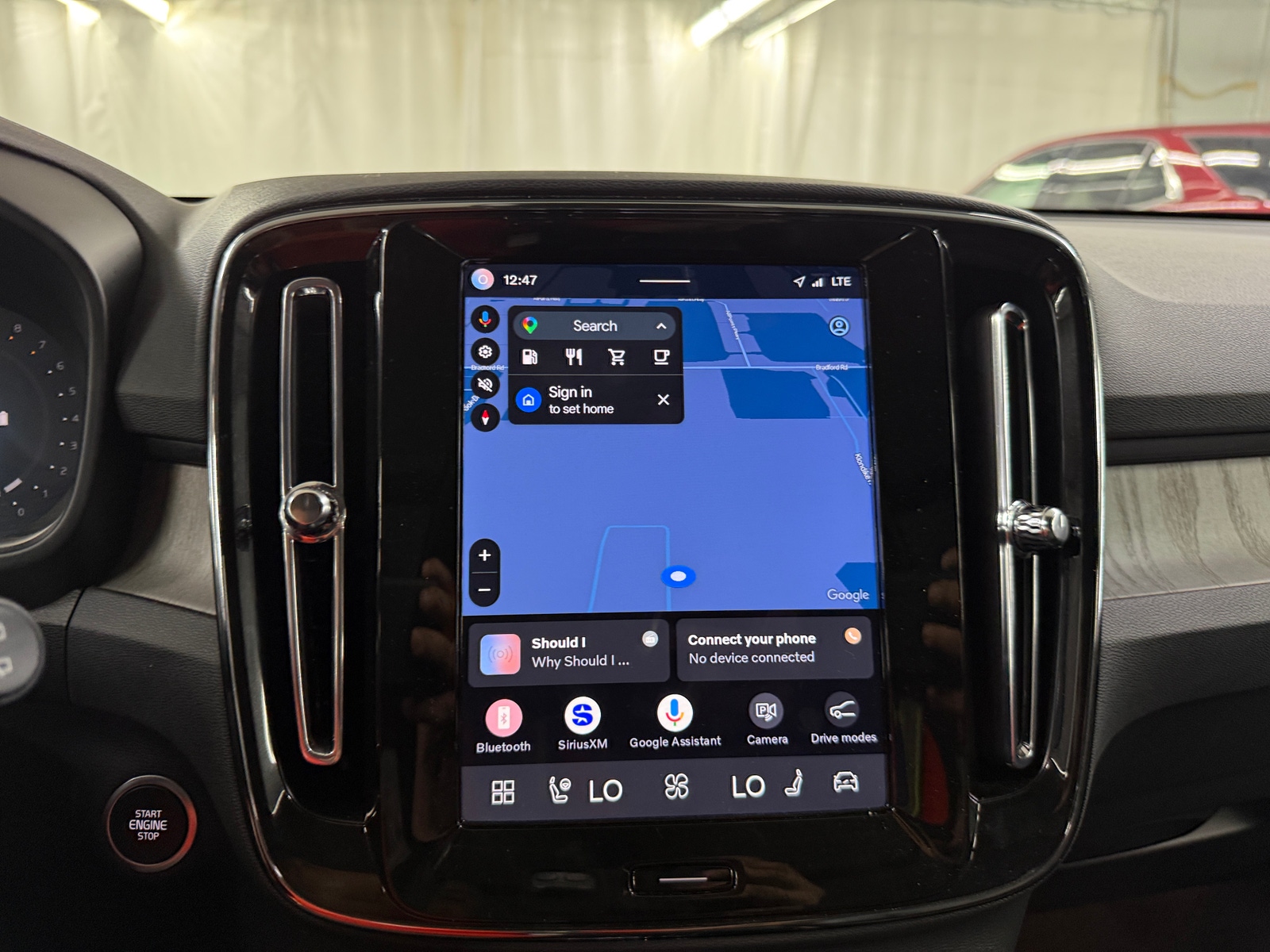 Thumbnail: 2025 Volvo XC40 - 3