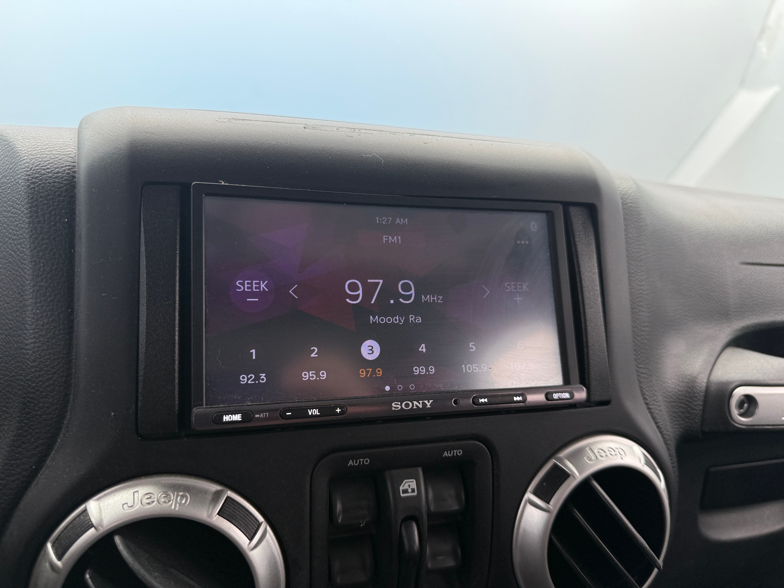 Thumbnail: 2017 Jeep Wrangler - 3