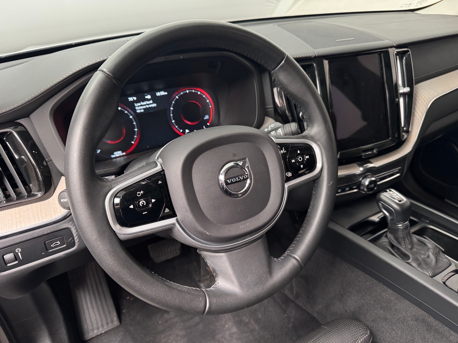 Thumbnail: 2021 Volvo XC60 - 4