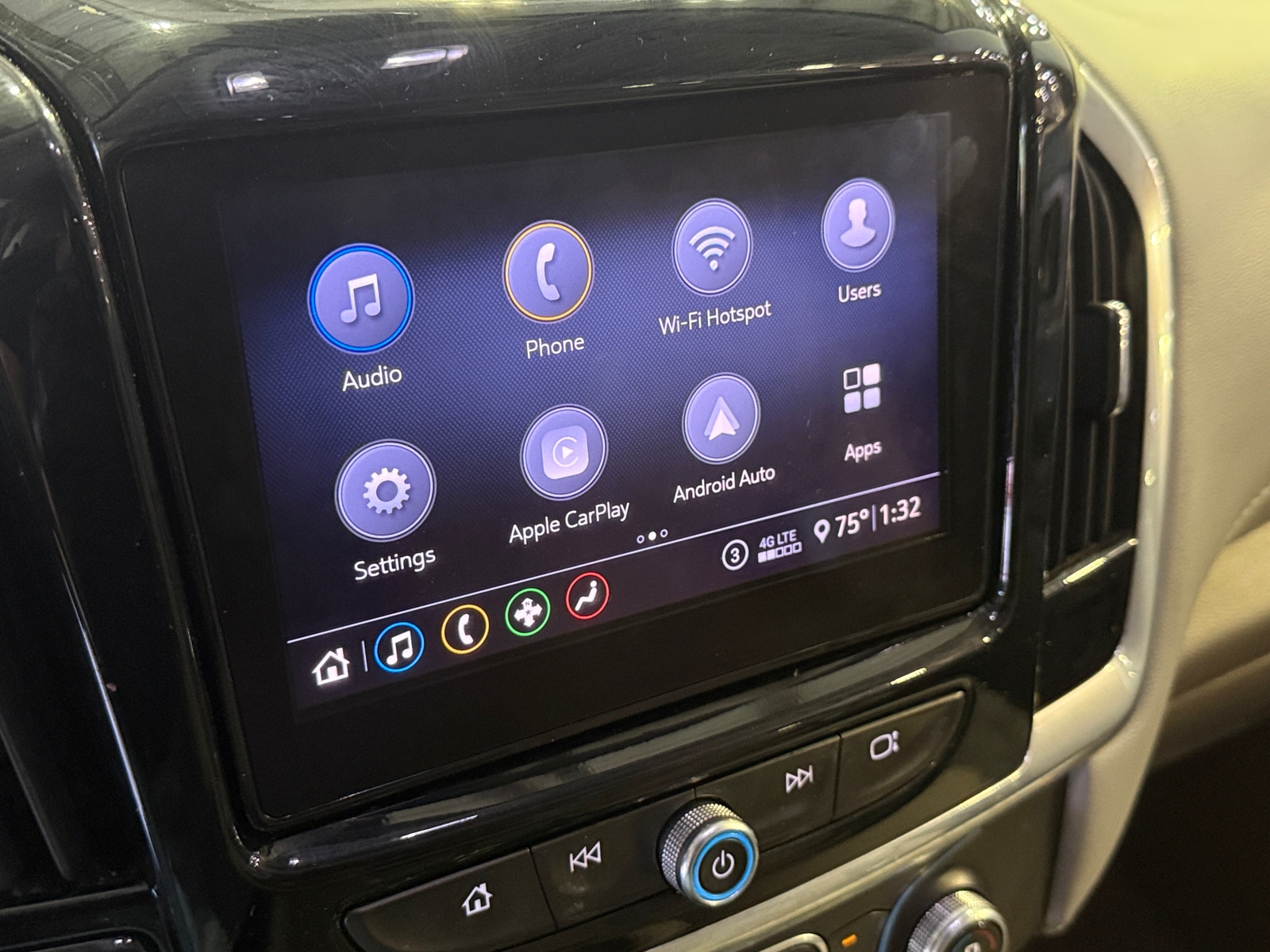Thumbnail: 2020 Chevrolet Traverse - 4