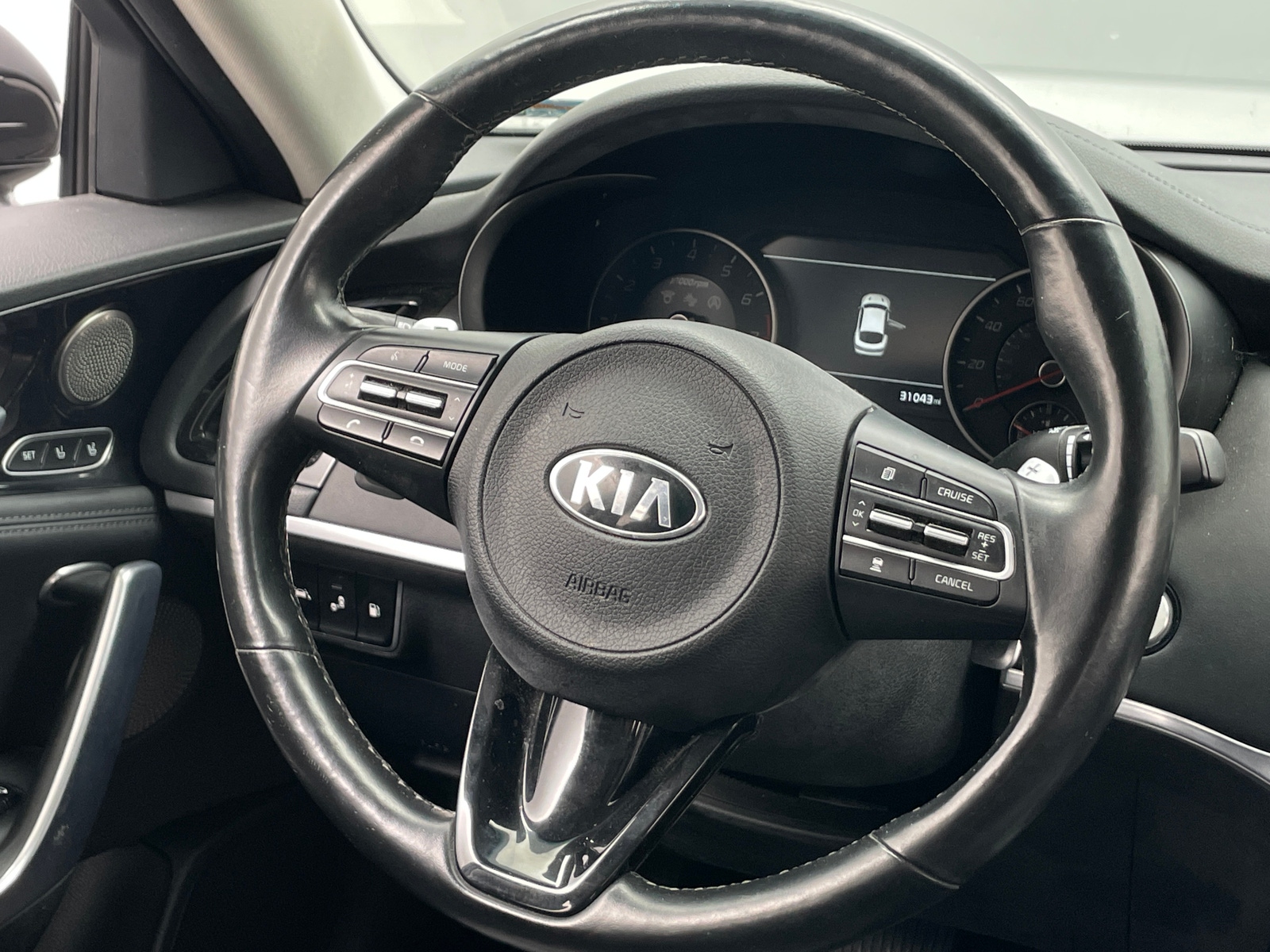 Thumbnail: 2018 Kia Stinger - 4