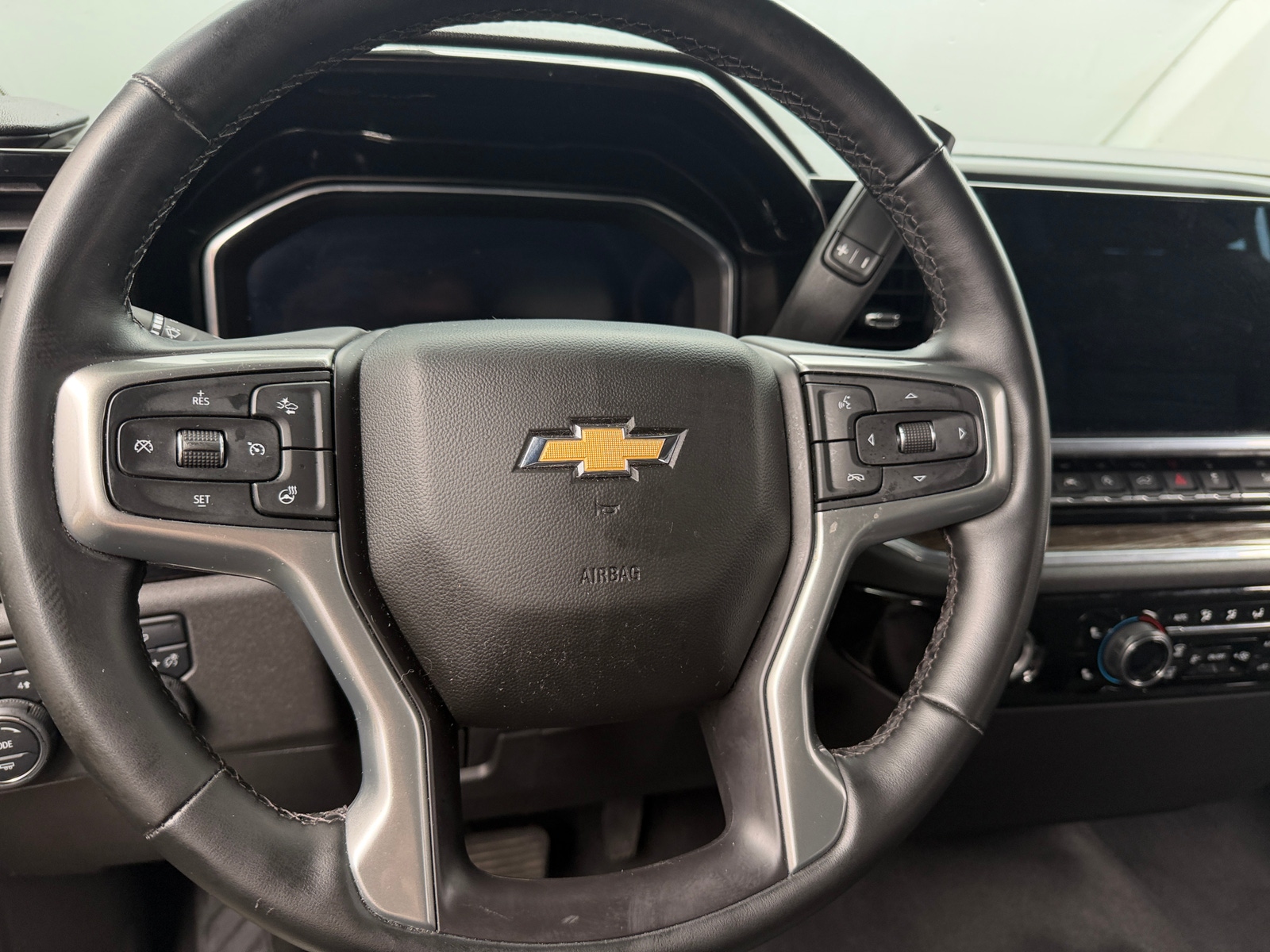 Thumbnail: 2023 Chevrolet Silverado 1500 - 5
