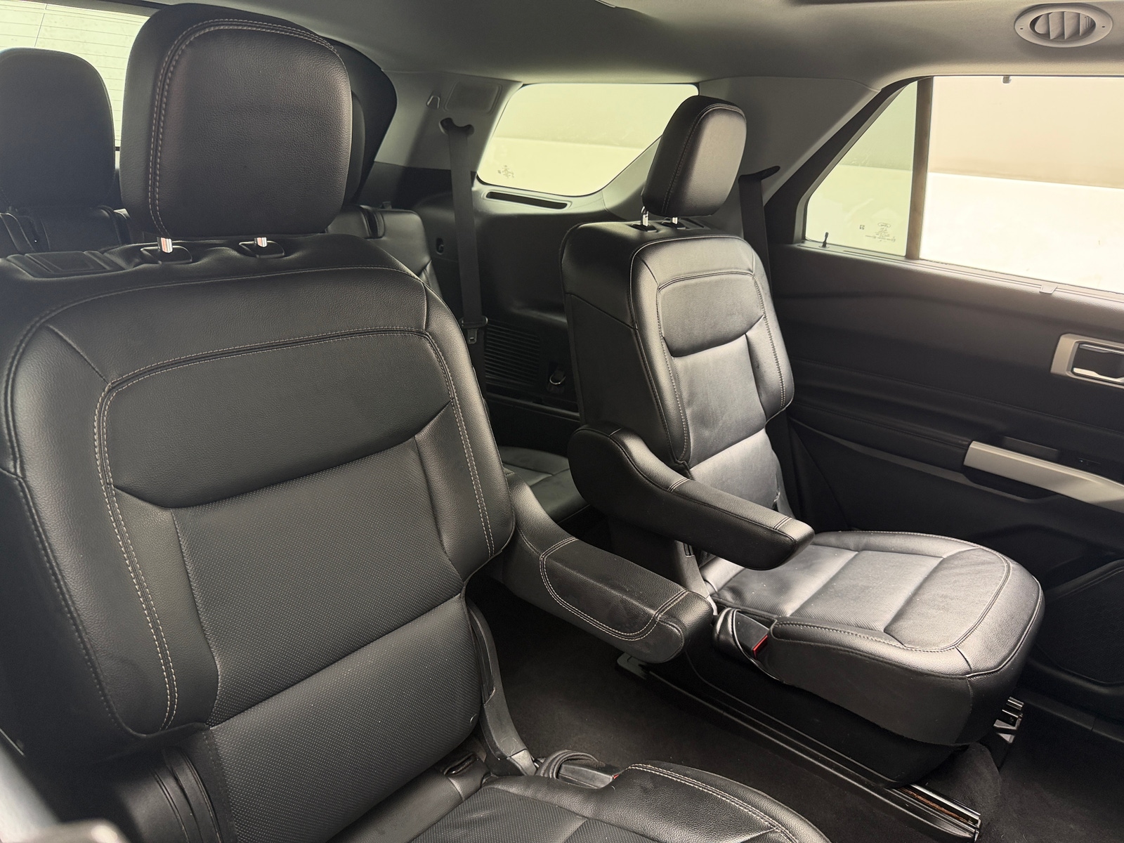Thumbnail: 2022 Ford Explorer - 5