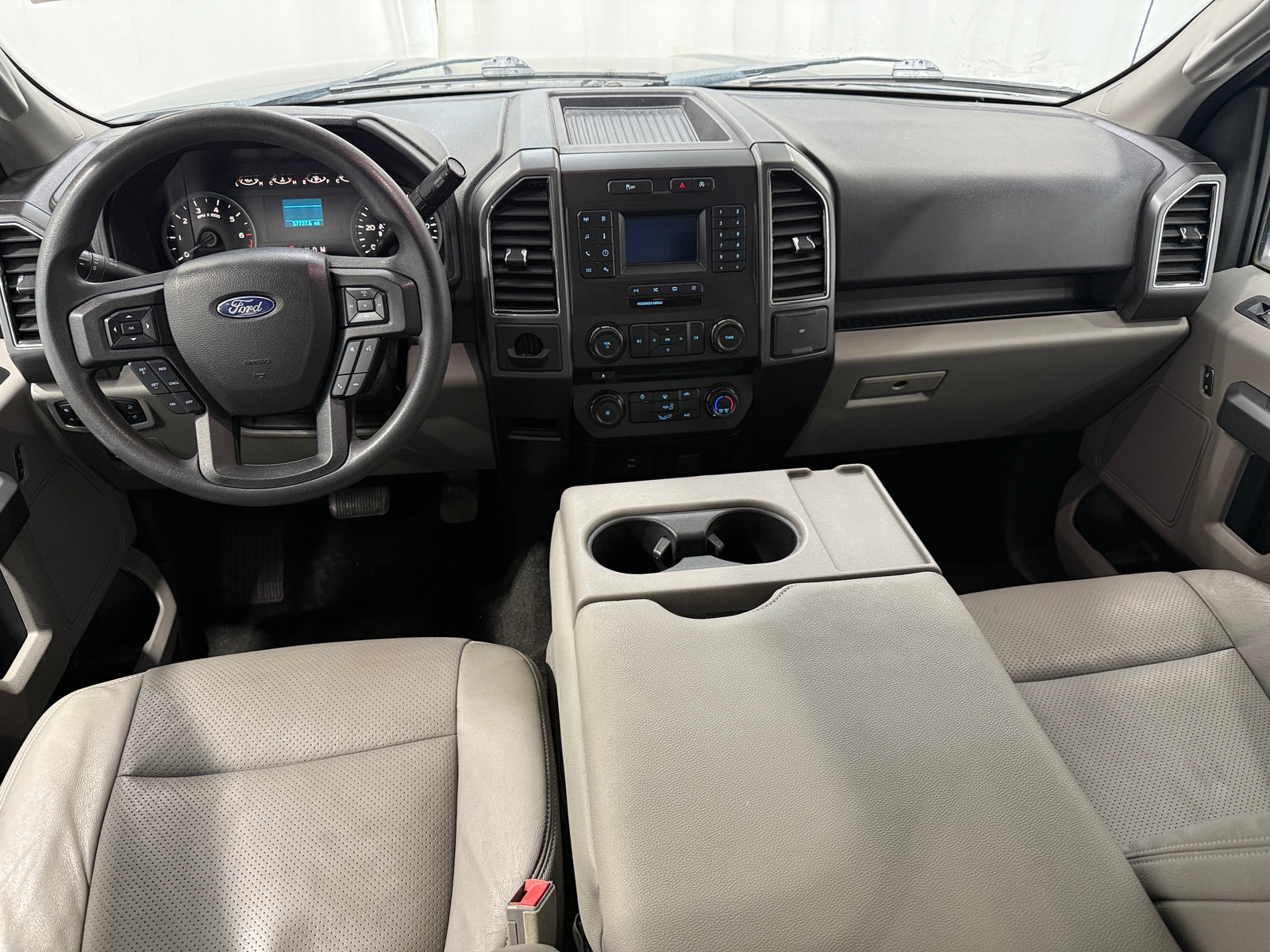 Thumbnail: 2018 Ford Econoline - 3