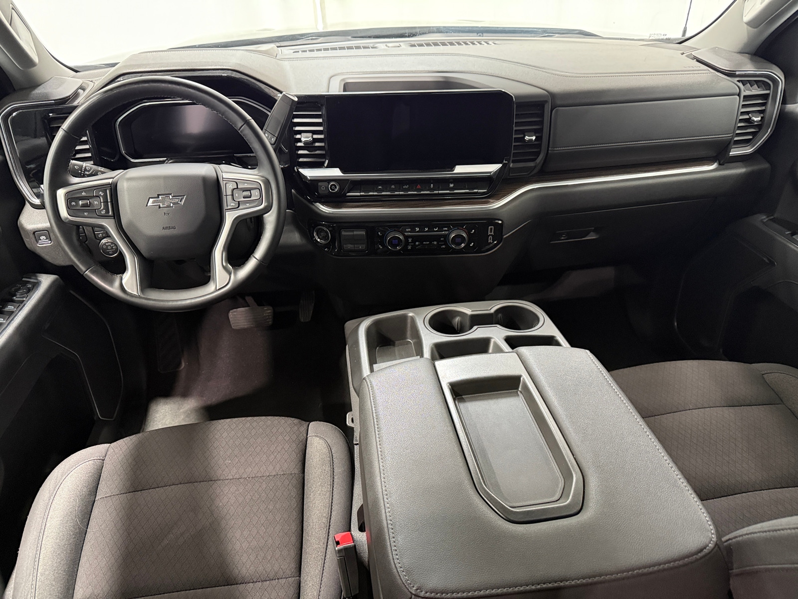 Thumbnail: 2026 Chevrolet Silverado 1500 - 3