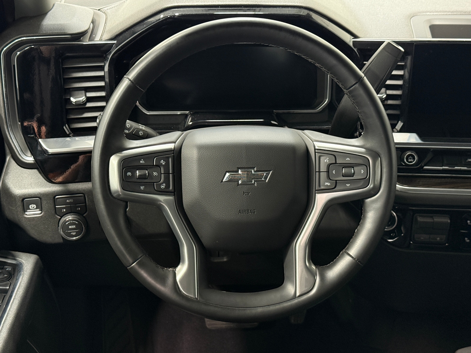 Thumbnail: 2026 Chevrolet Silverado 1500 - 5