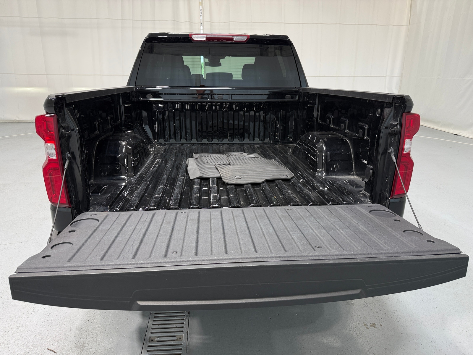 Thumbnail: 2026 Chevrolet Silverado 1500 - 7