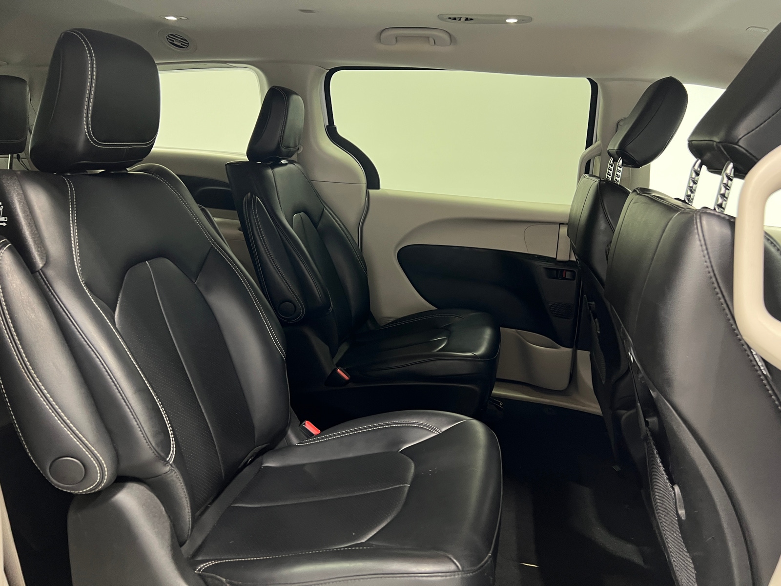 Thumbnail: 2023 Chrysler Pacifica - 5