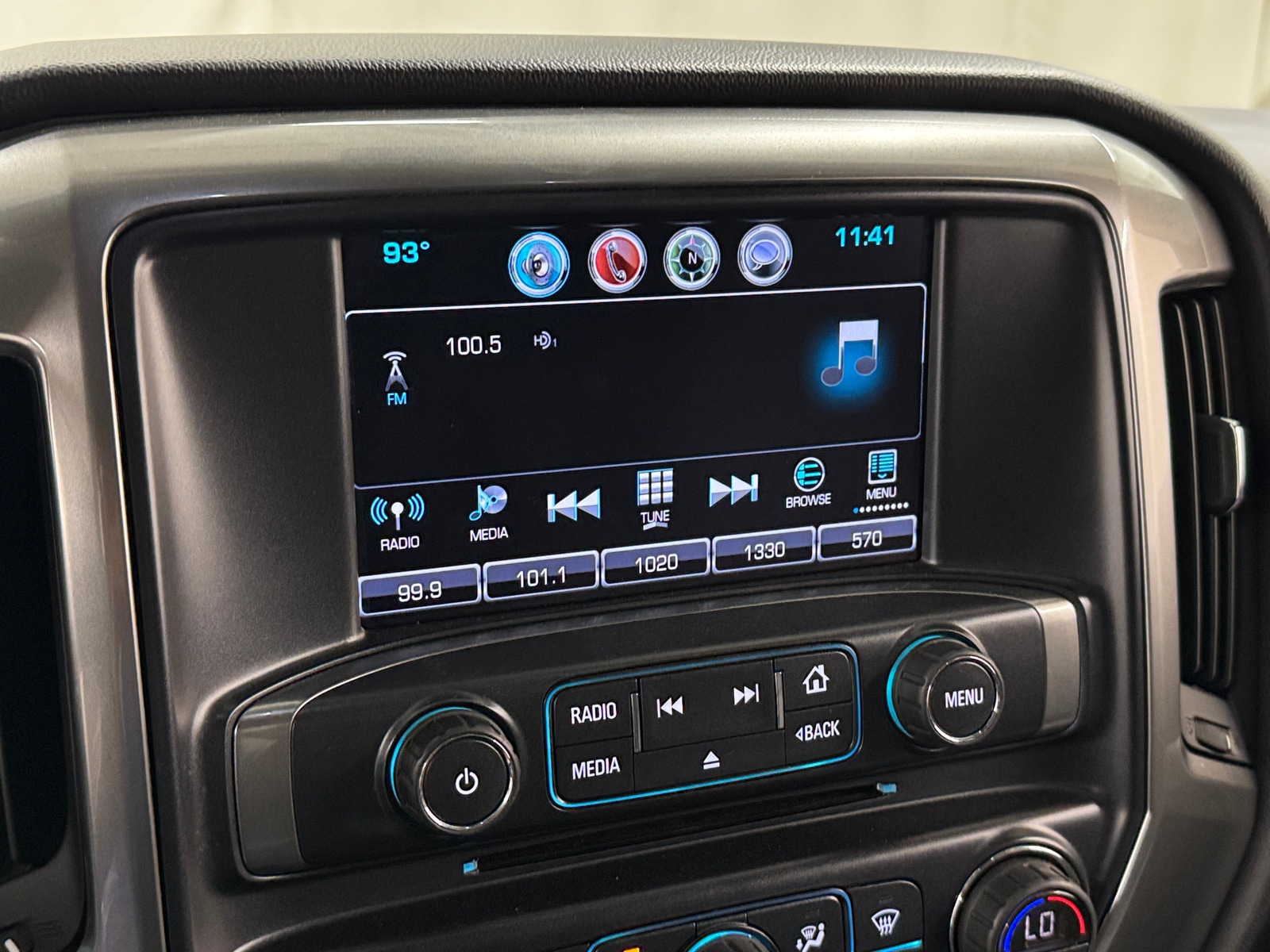 Thumbnail: 2017 Chevrolet Silverado 1500 - 4