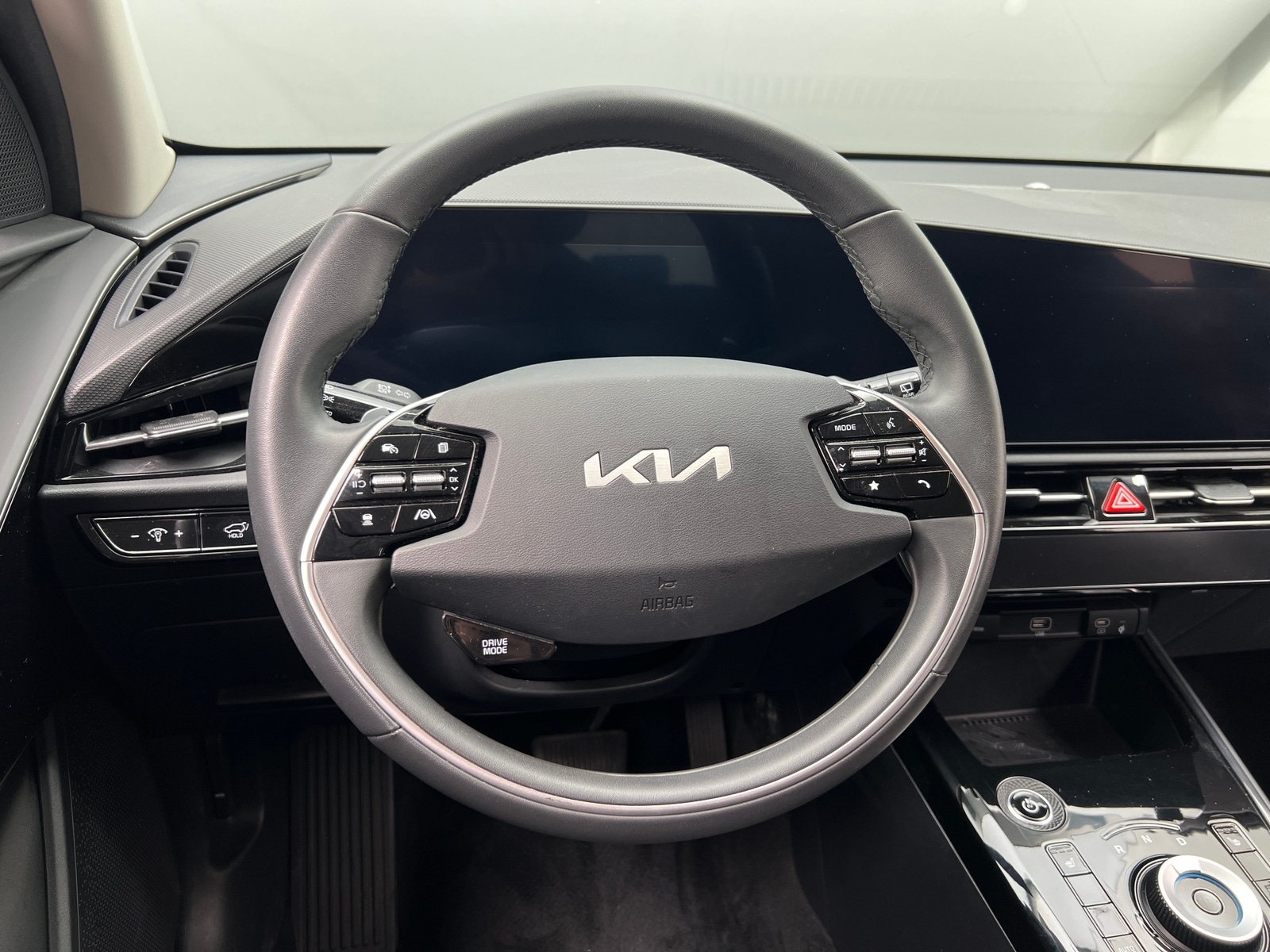 Thumbnail: 2024 Kia Niro - 4