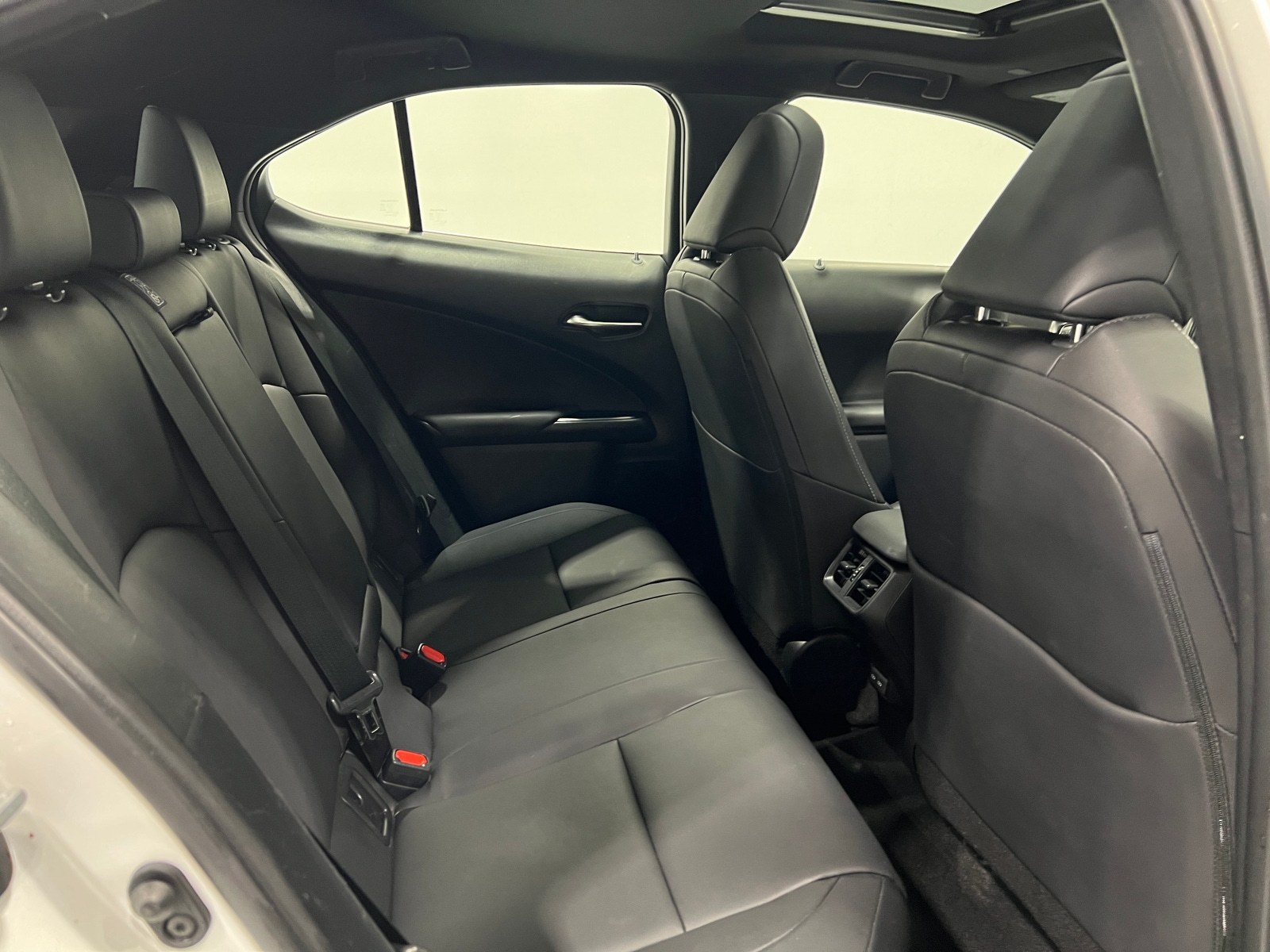 Thumbnail: 2023 Lexus UX - 5
