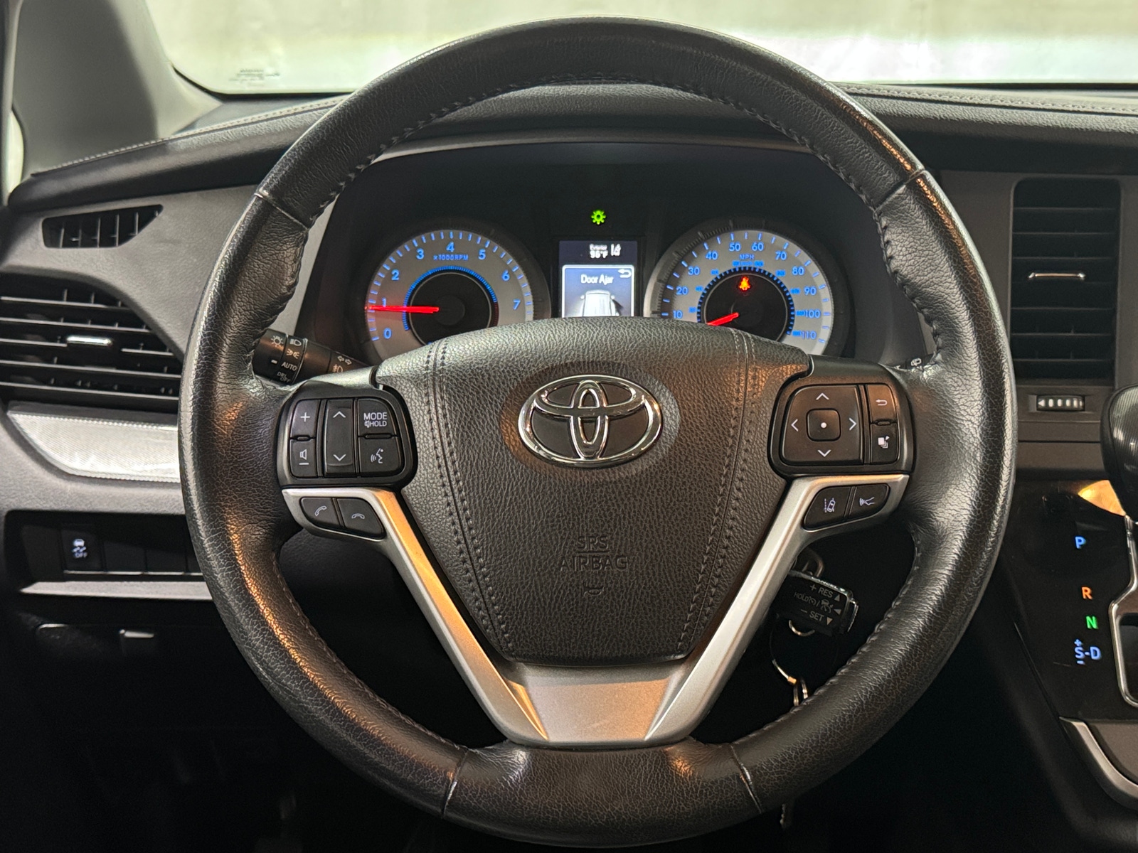 Thumbnail: 2020 Toyota Sienna - 4