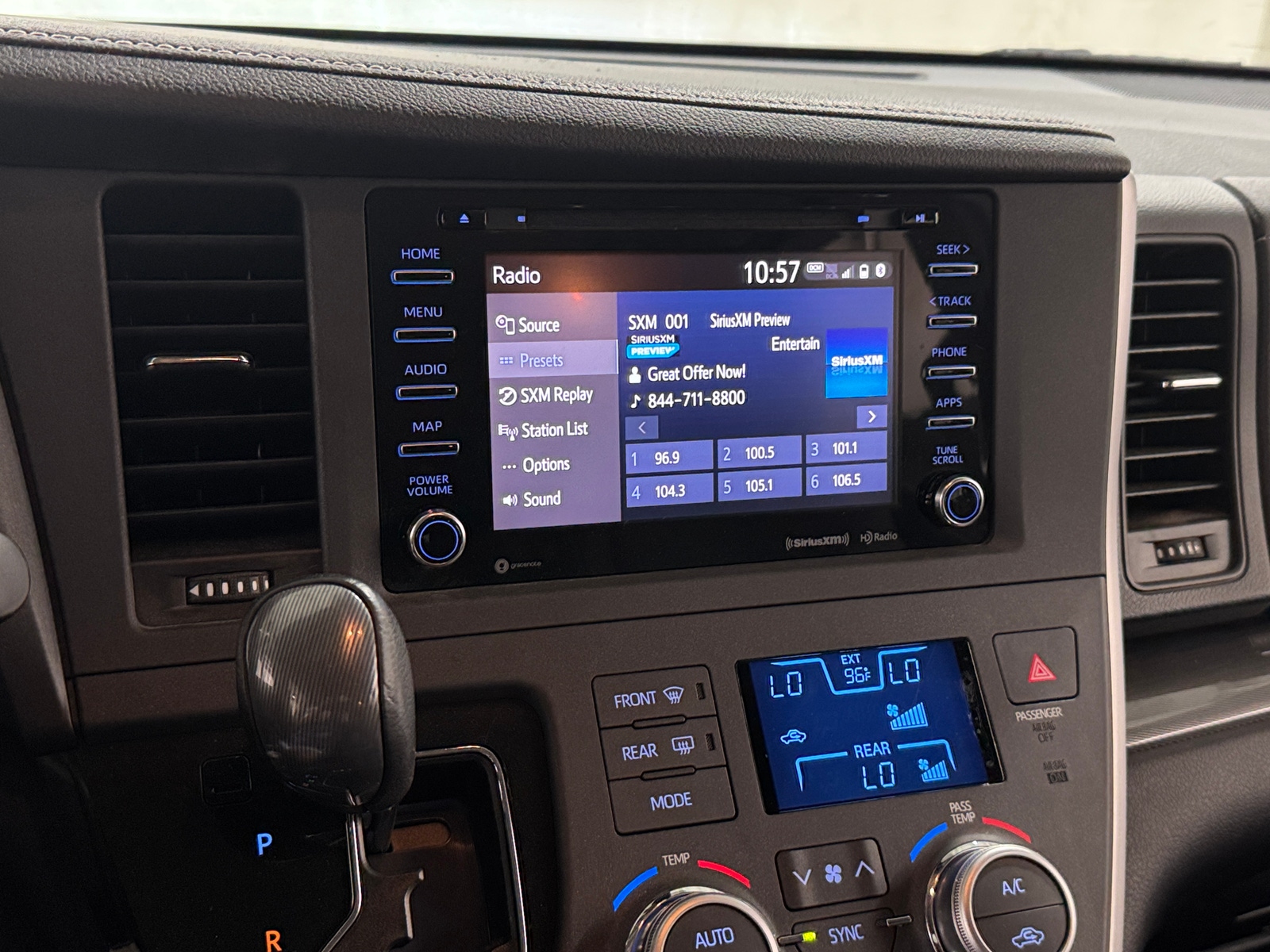 Thumbnail: 2020 Toyota Sienna - 3