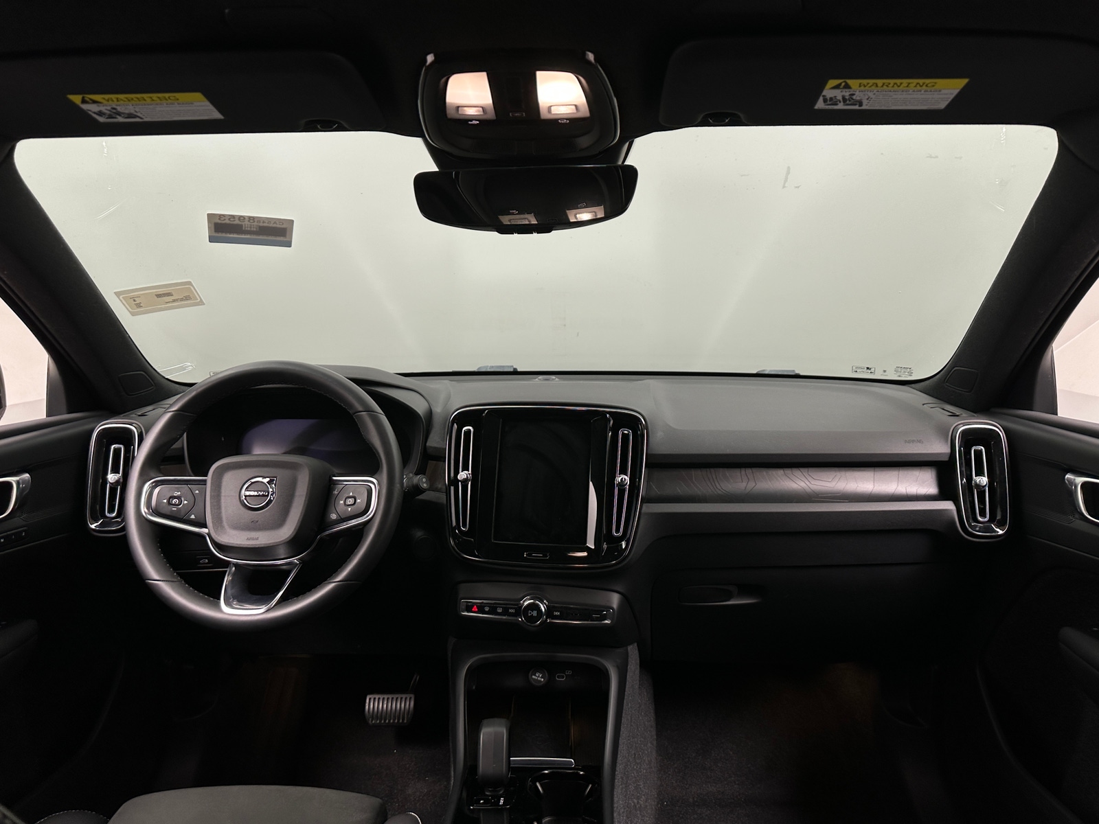 Thumbnail: 2023 Volvo XC40 - 2