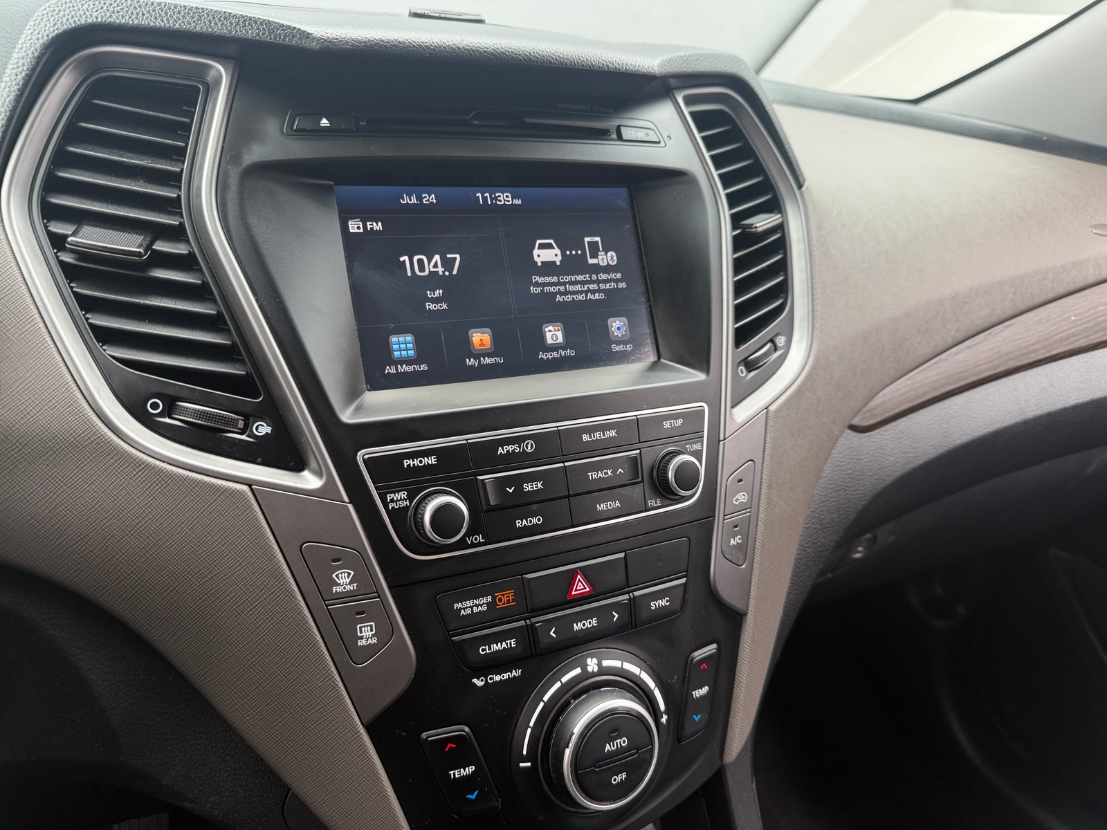 Thumbnail: 2017 Hyundai Santa Fe - 4