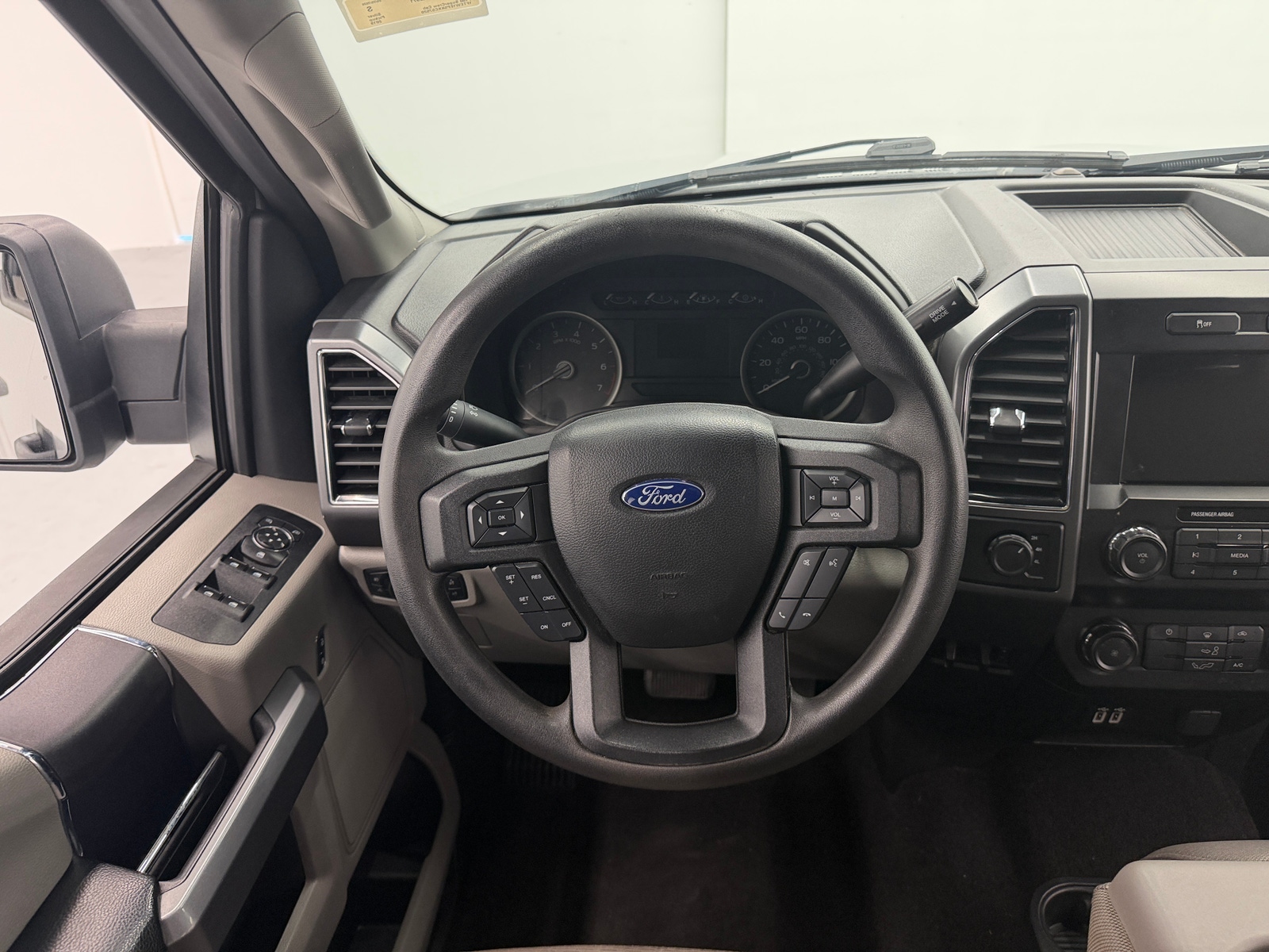 Thumbnail: 2019 Ford Econoline - 5