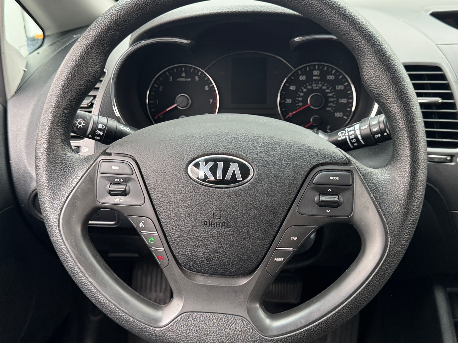 Thumbnail: 2017 Kia Forte - 5