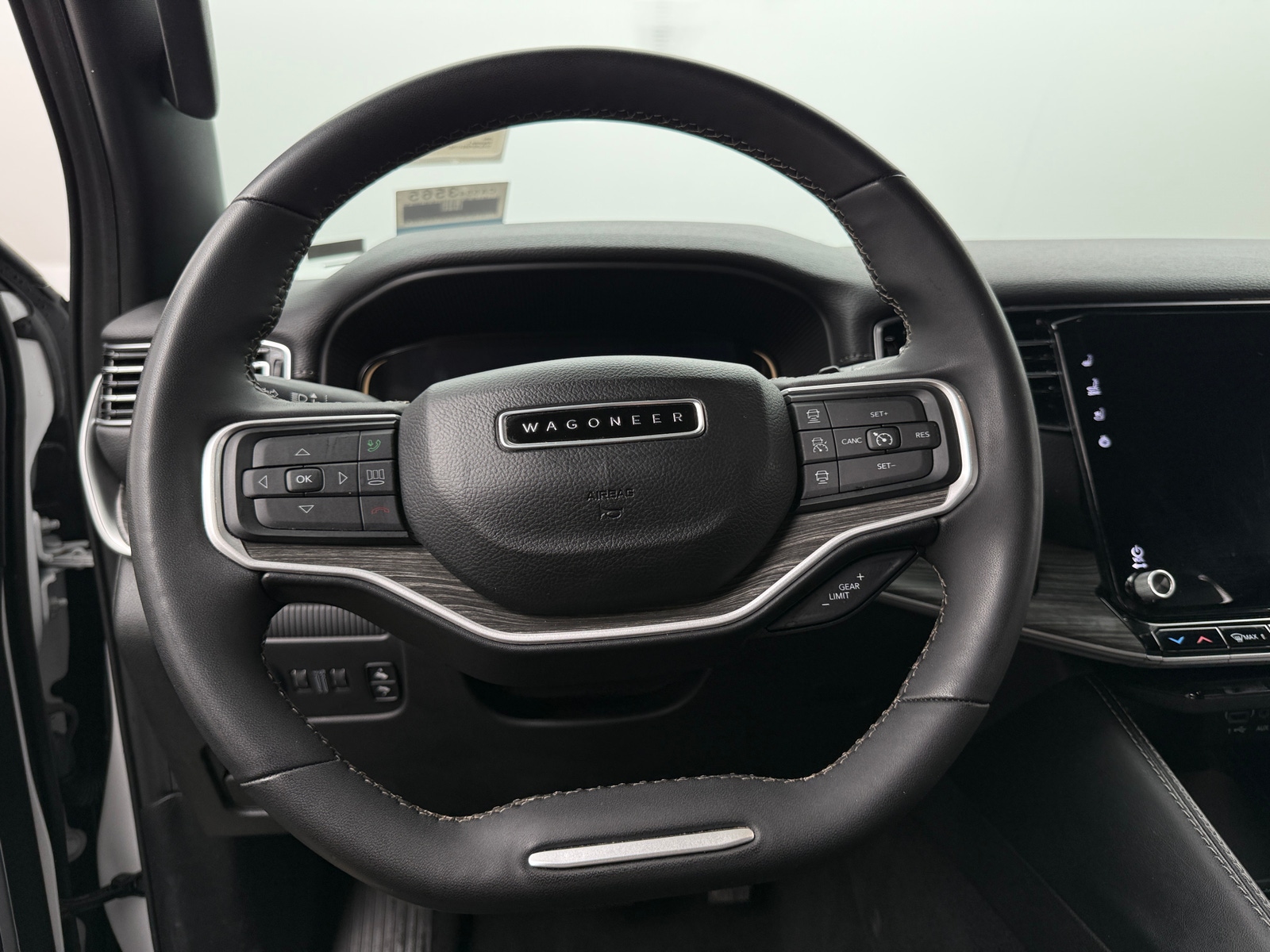 Thumbnail: 2024 Jeep Wagoneer - 4