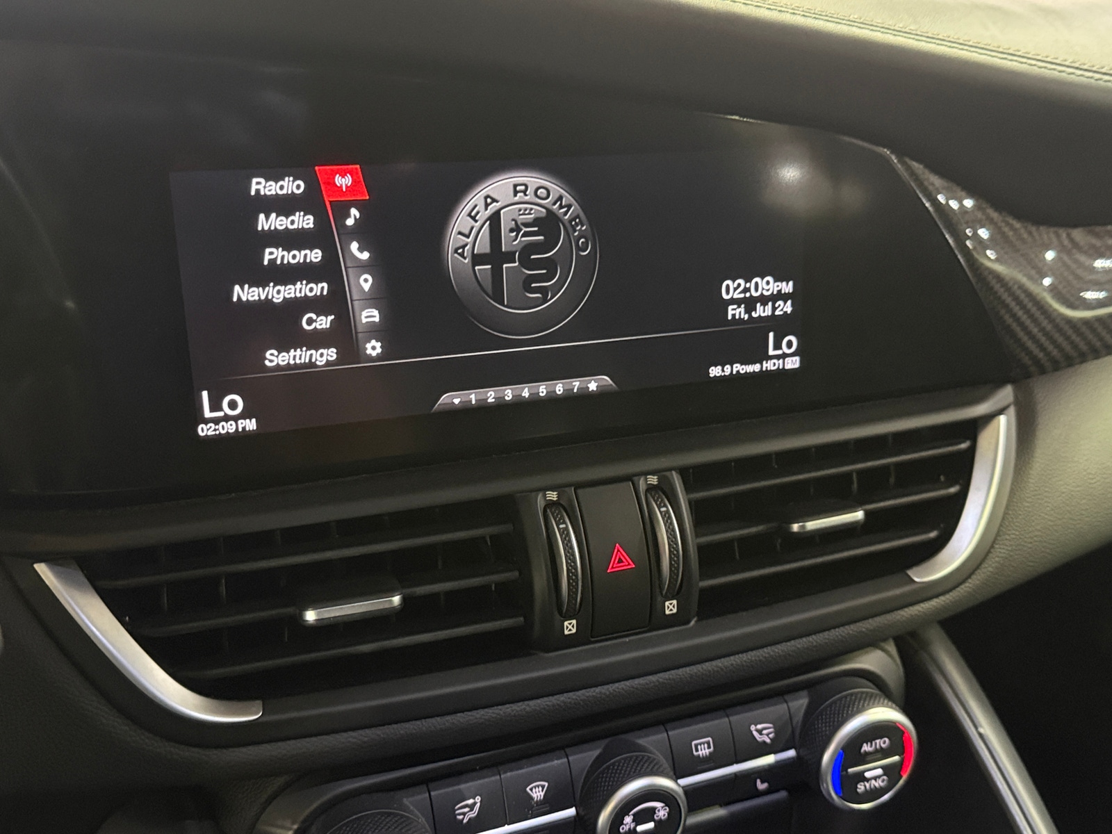 Thumbnail: 2018 Alfa Romeo Giulia - 3
