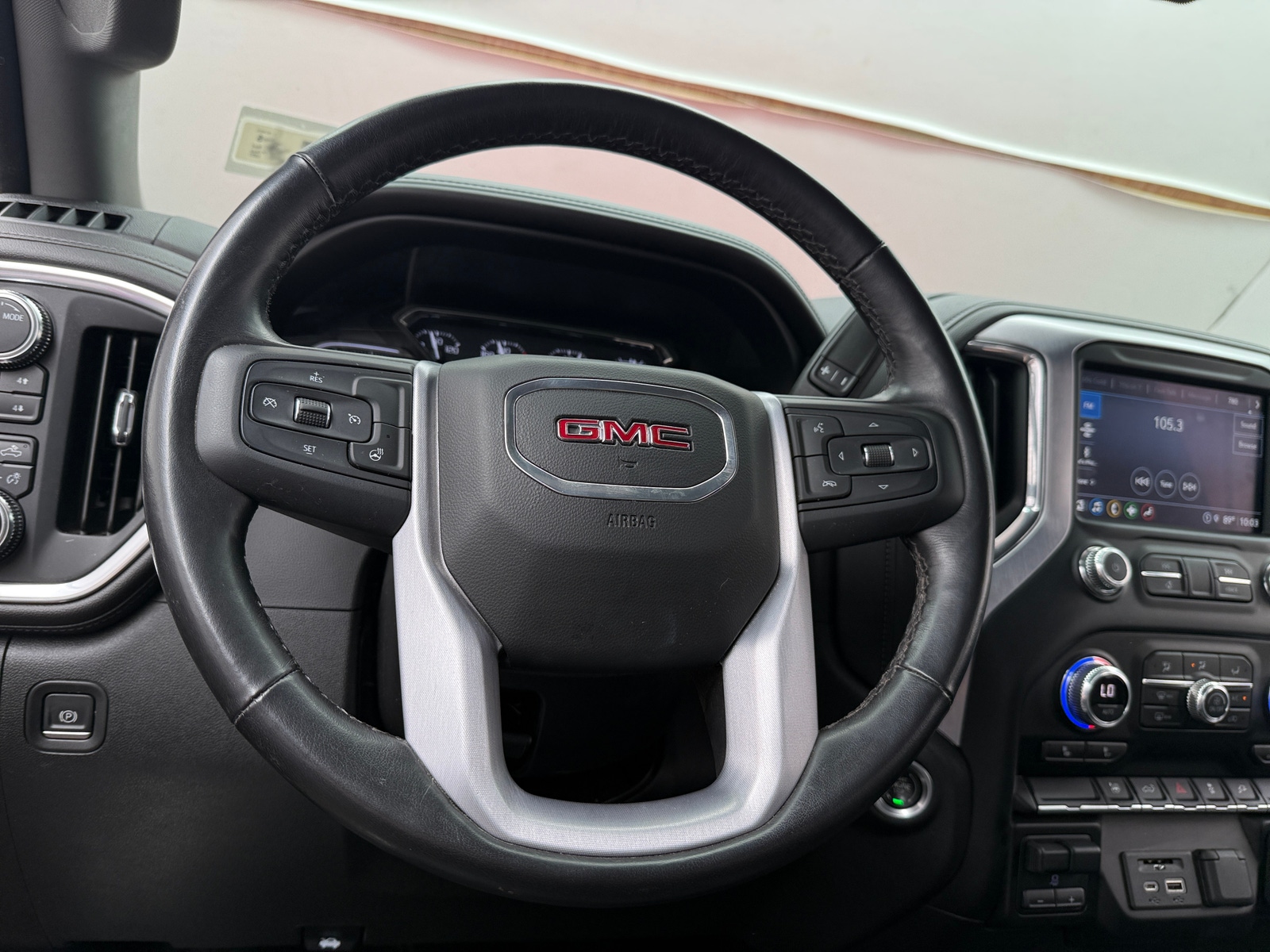 Thumbnail: 2022 GMC Sierra 2500 - 4