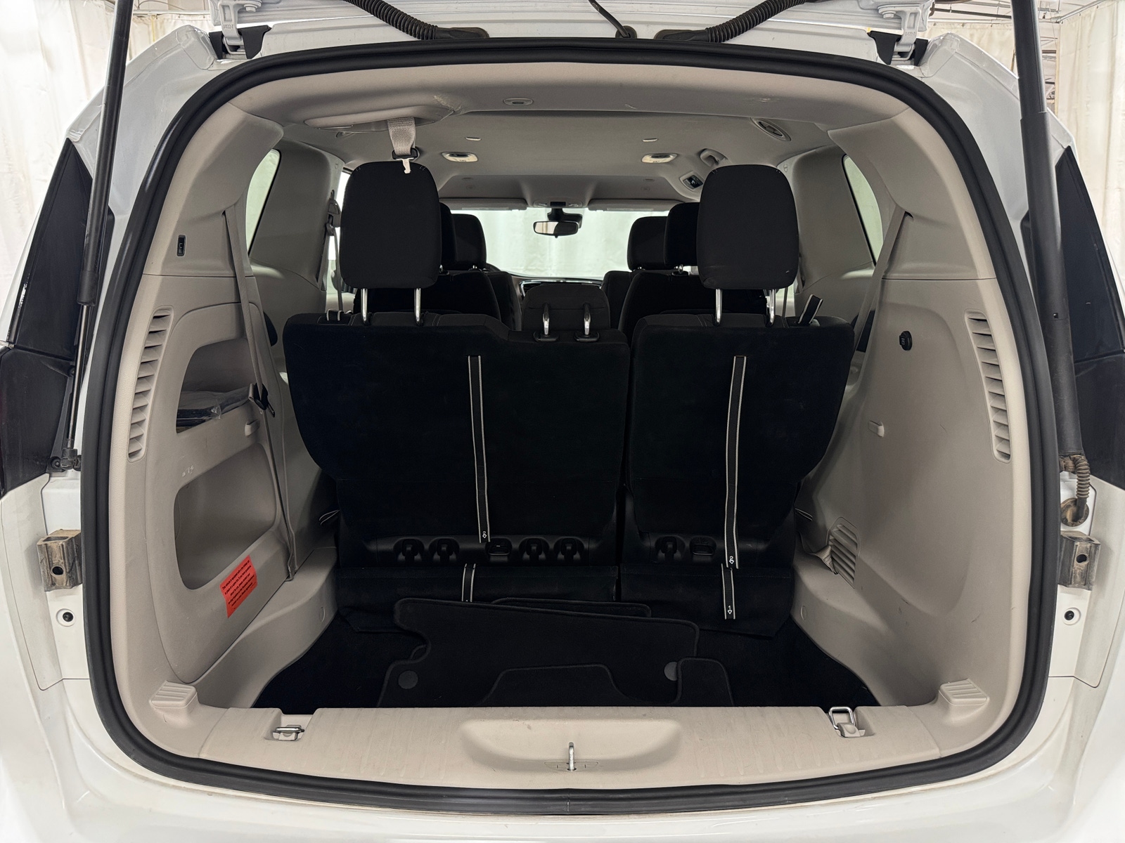 Thumbnail: 2023 Chrysler Voyager - 7