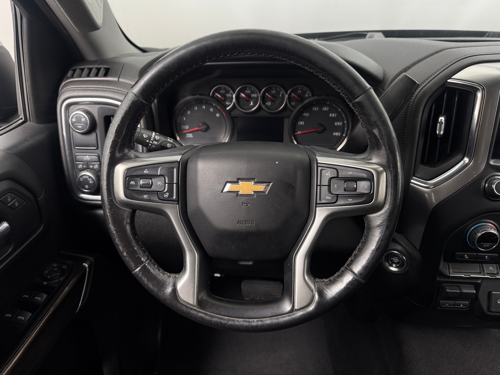 Thumbnail: 2019 Chevrolet Silverado 1500 - 5