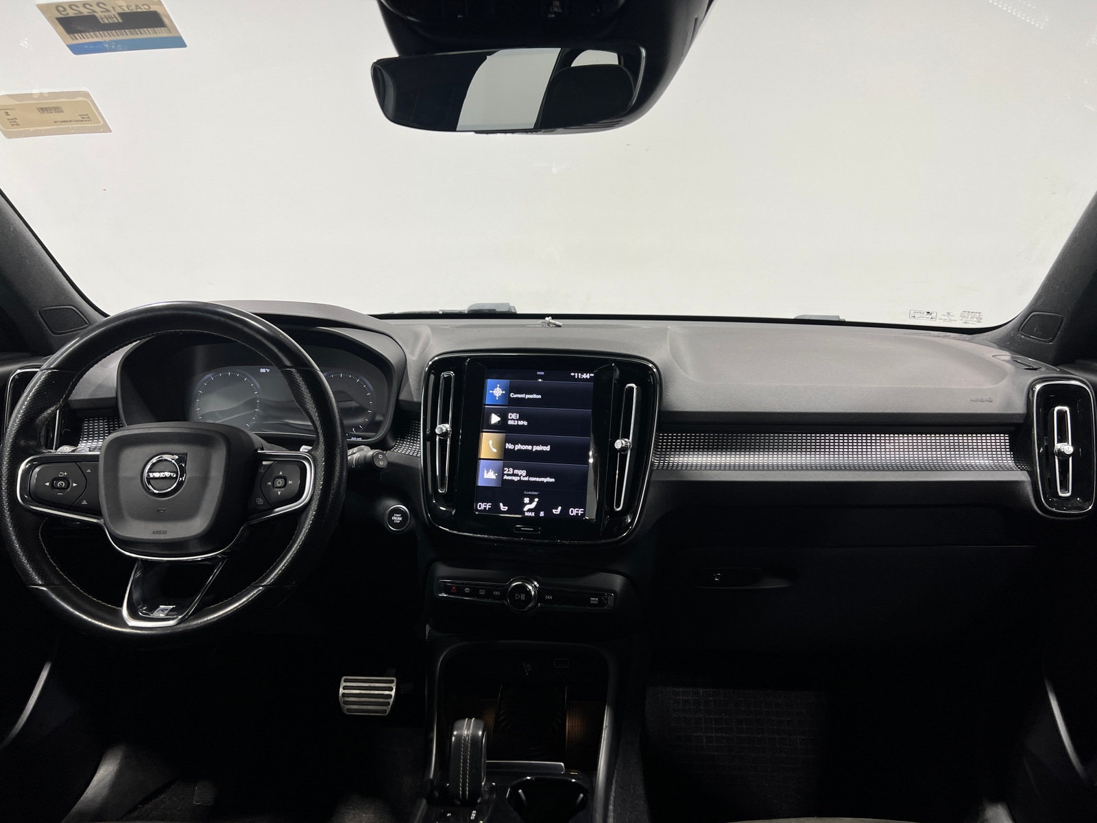 Thumbnail: 2019 Volvo XC40 - 3