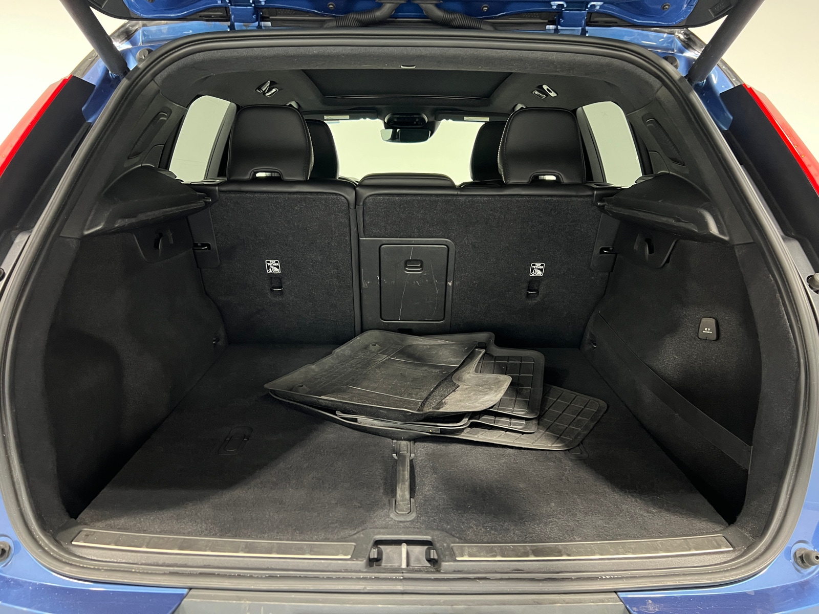 Thumbnail: 2019 Volvo XC40 - 7