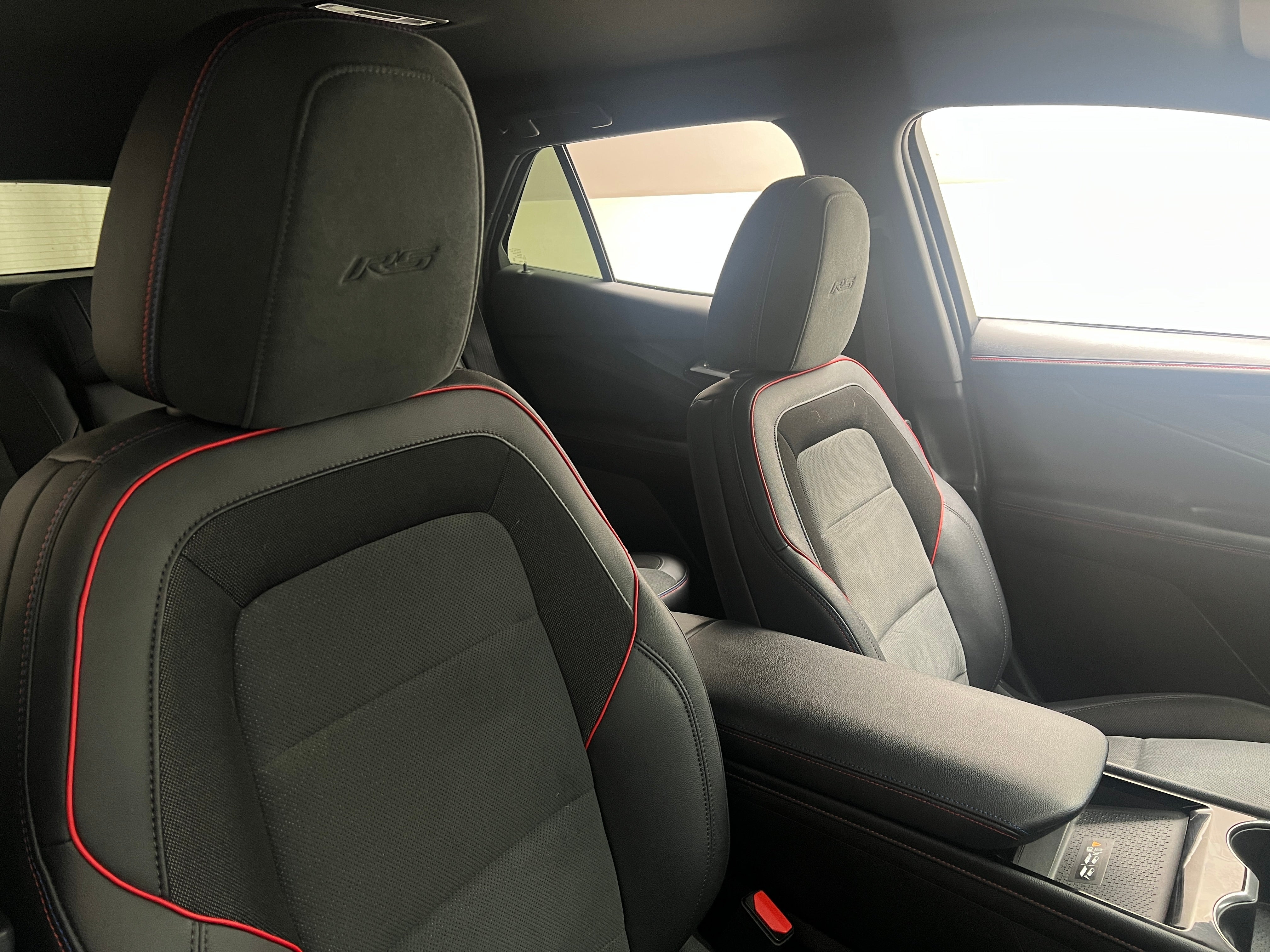 Used 2024 Chevrolet Blazer EV RS with VIN 3GNKDCRJ0RS248661 for sale in Pewaukee, WI