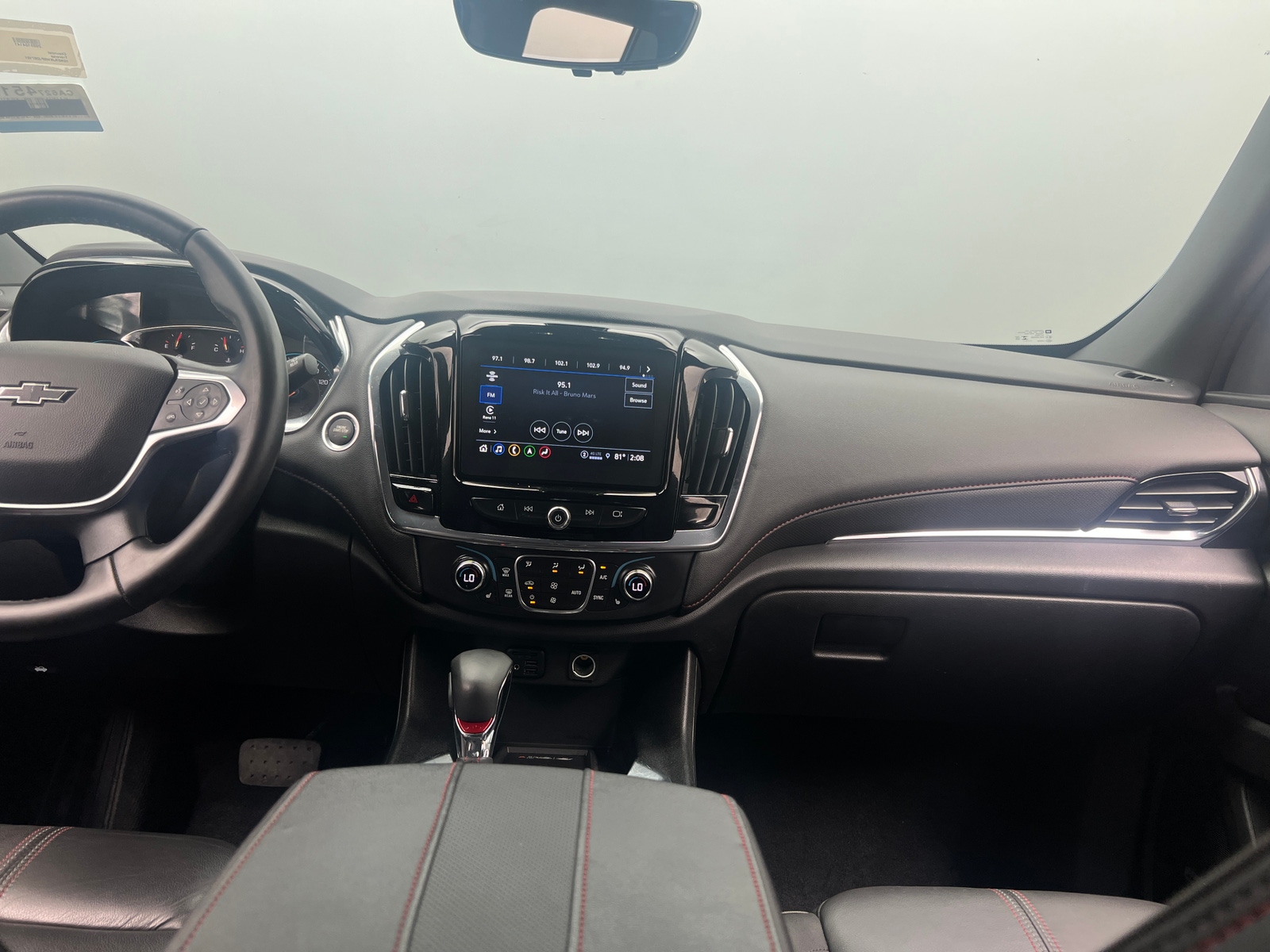Thumbnail: 2023 Chevrolet Traverse - 2