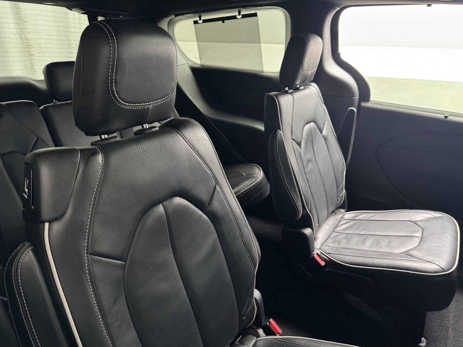 Thumbnail: 2018 Chrysler Pacifica - 5