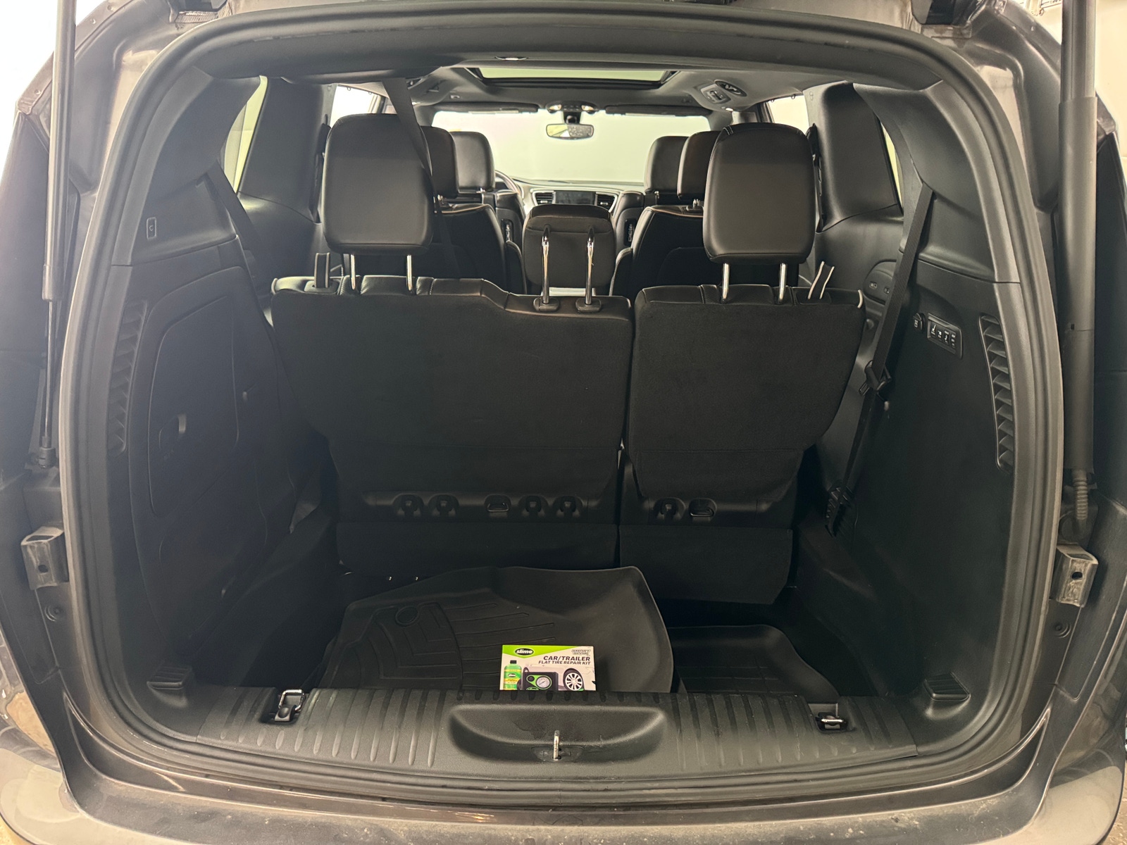 Thumbnail: 2018 Chrysler Pacifica - 6
