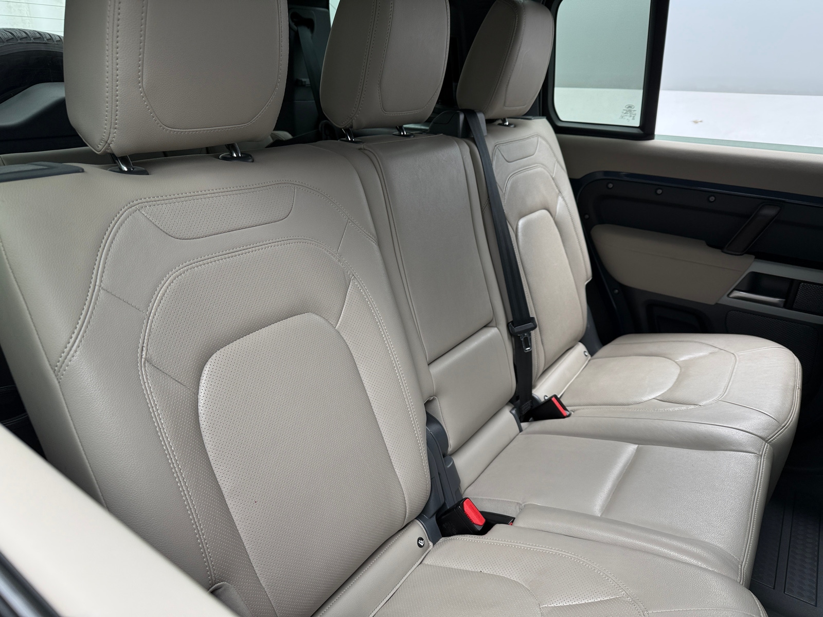 Thumbnail: 2023 Land Rover Defender - 5