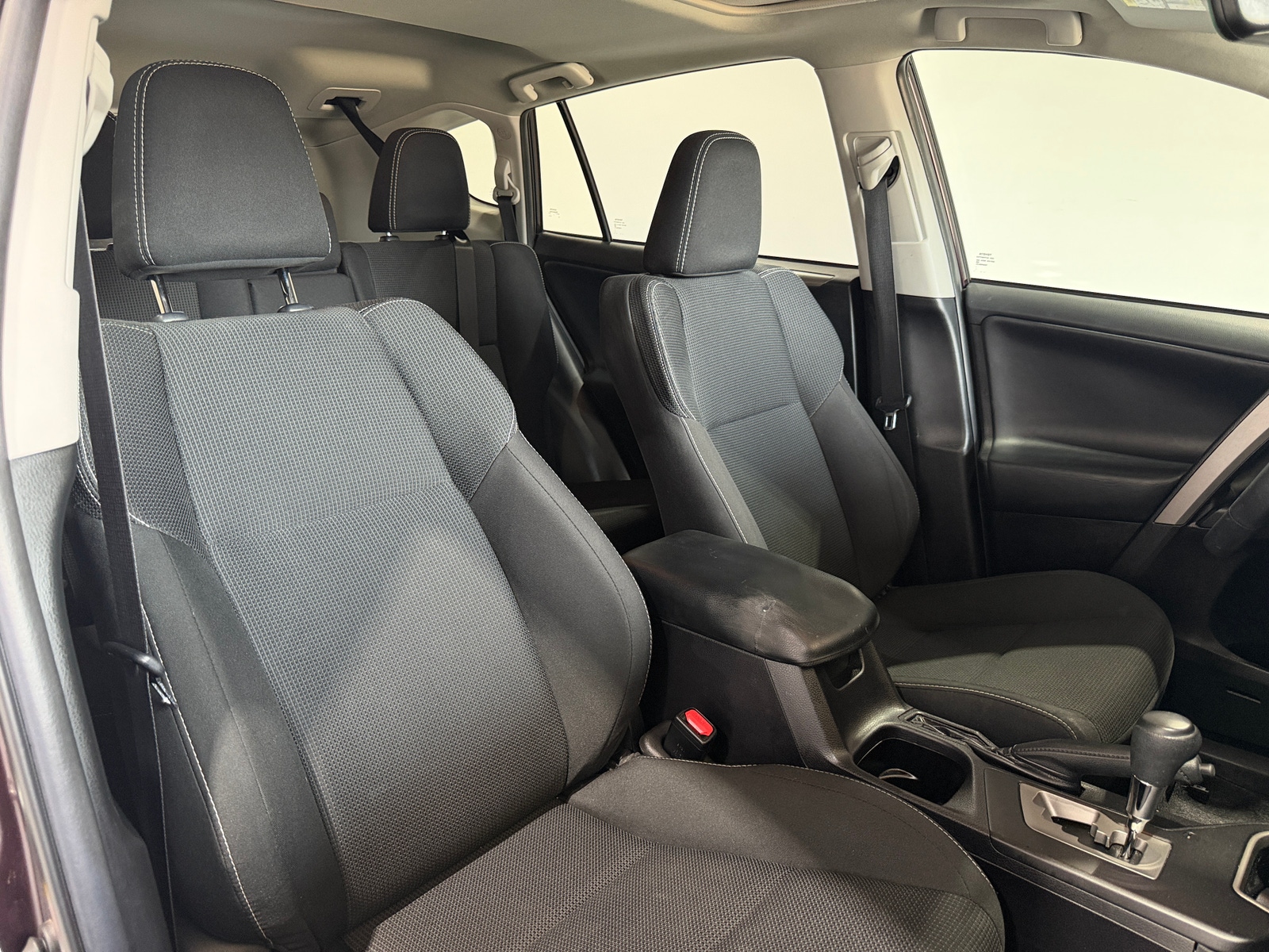 Thumbnail: 2018 Toyota RAV4 - 2