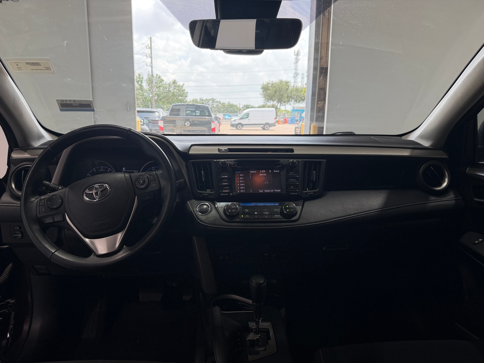Thumbnail: 2018 Toyota RAV4 - 3