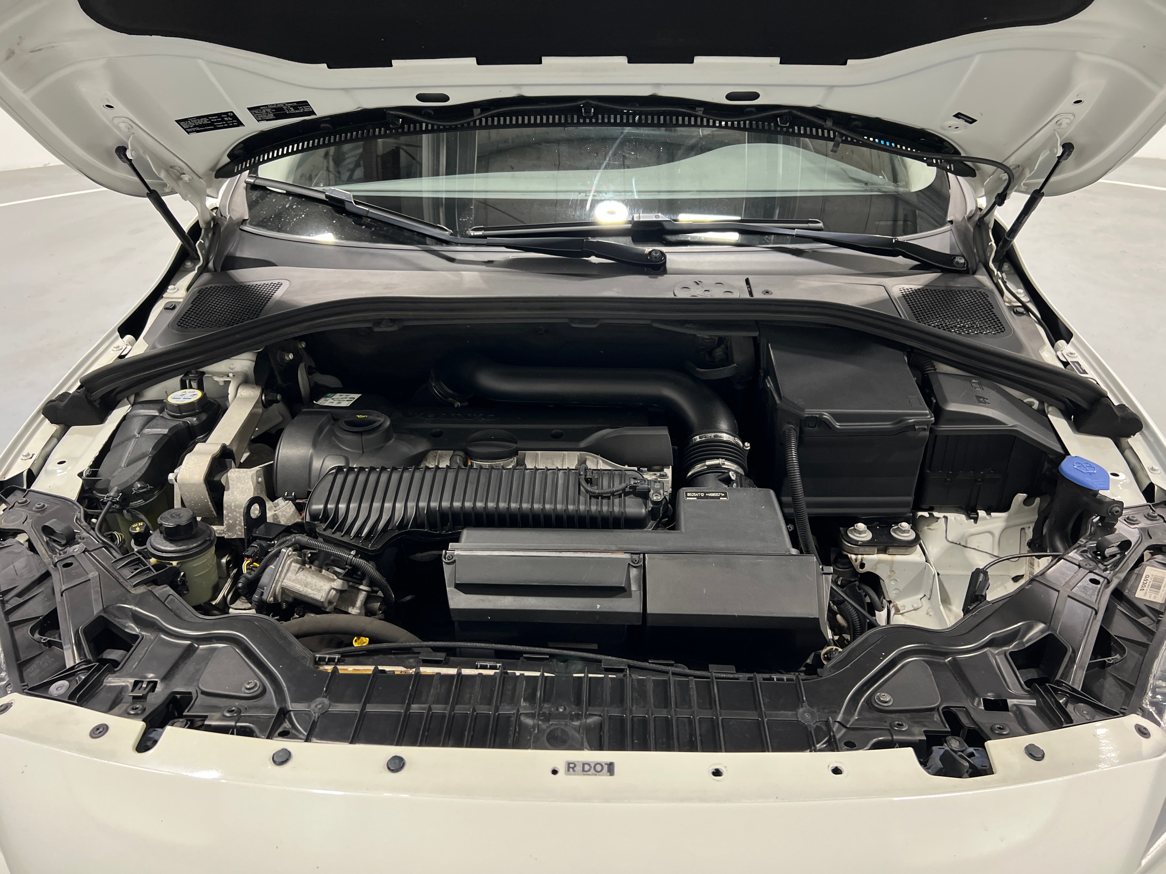 YV1612FS4E2297811
