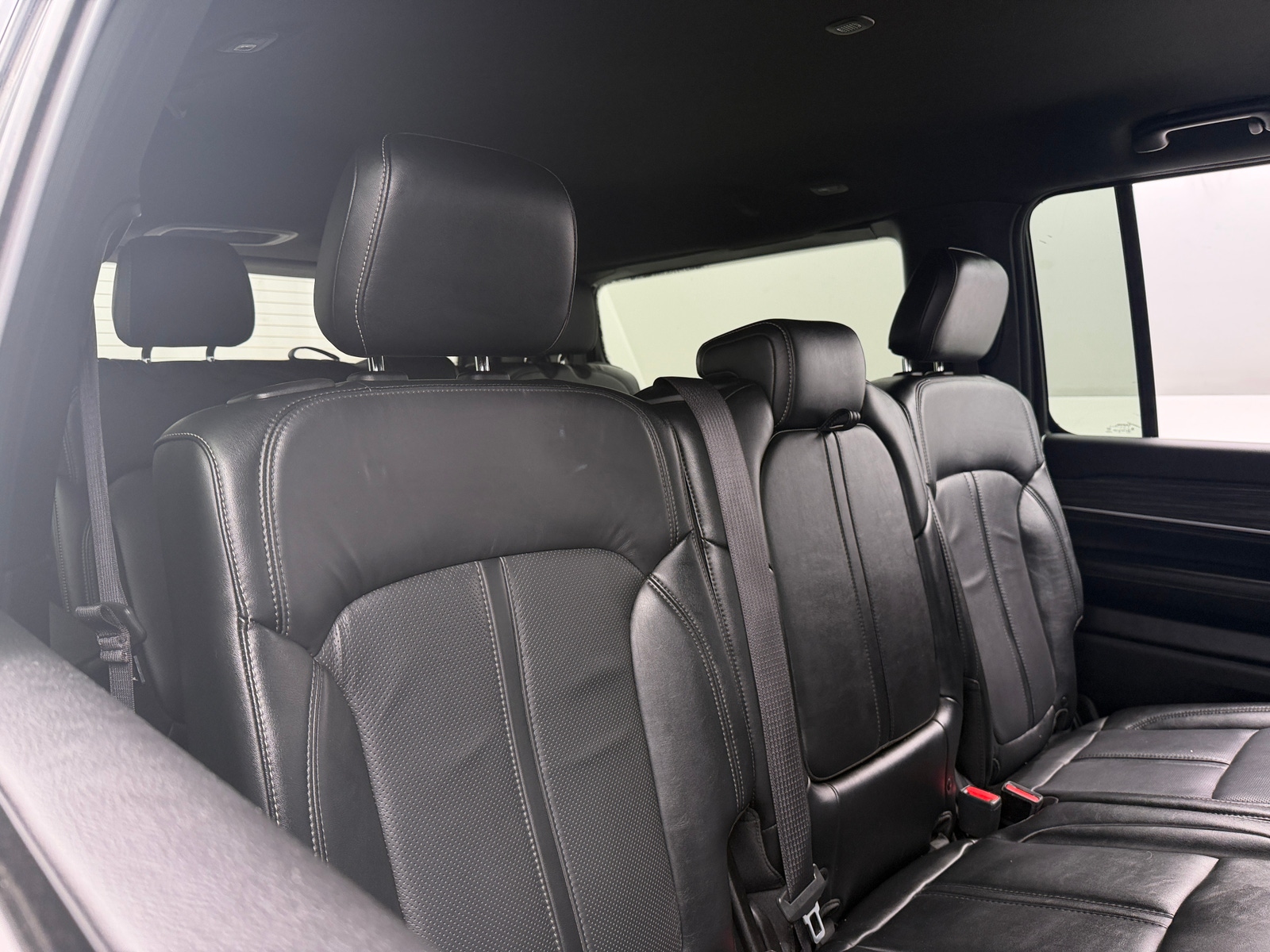 Thumbnail: 2022 Jeep Wagoneer - 5