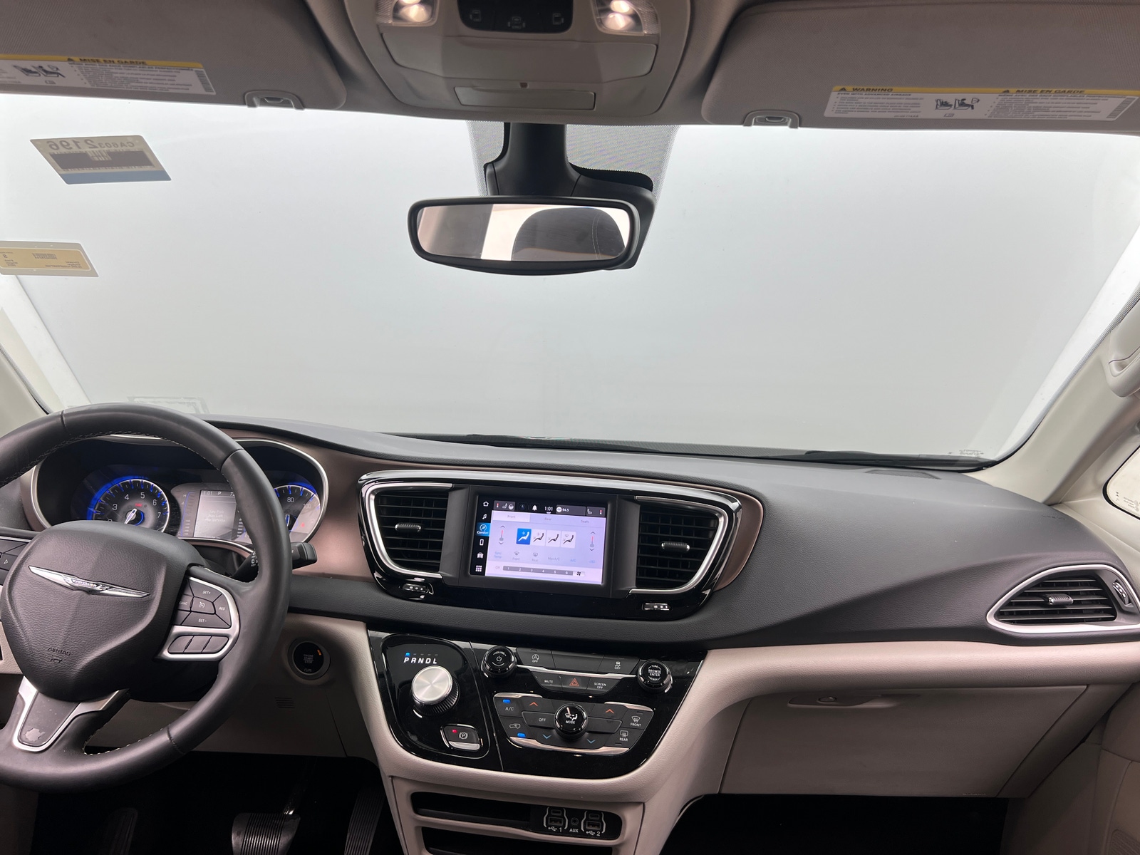 Thumbnail: 2023 Chrysler Voyager - 3