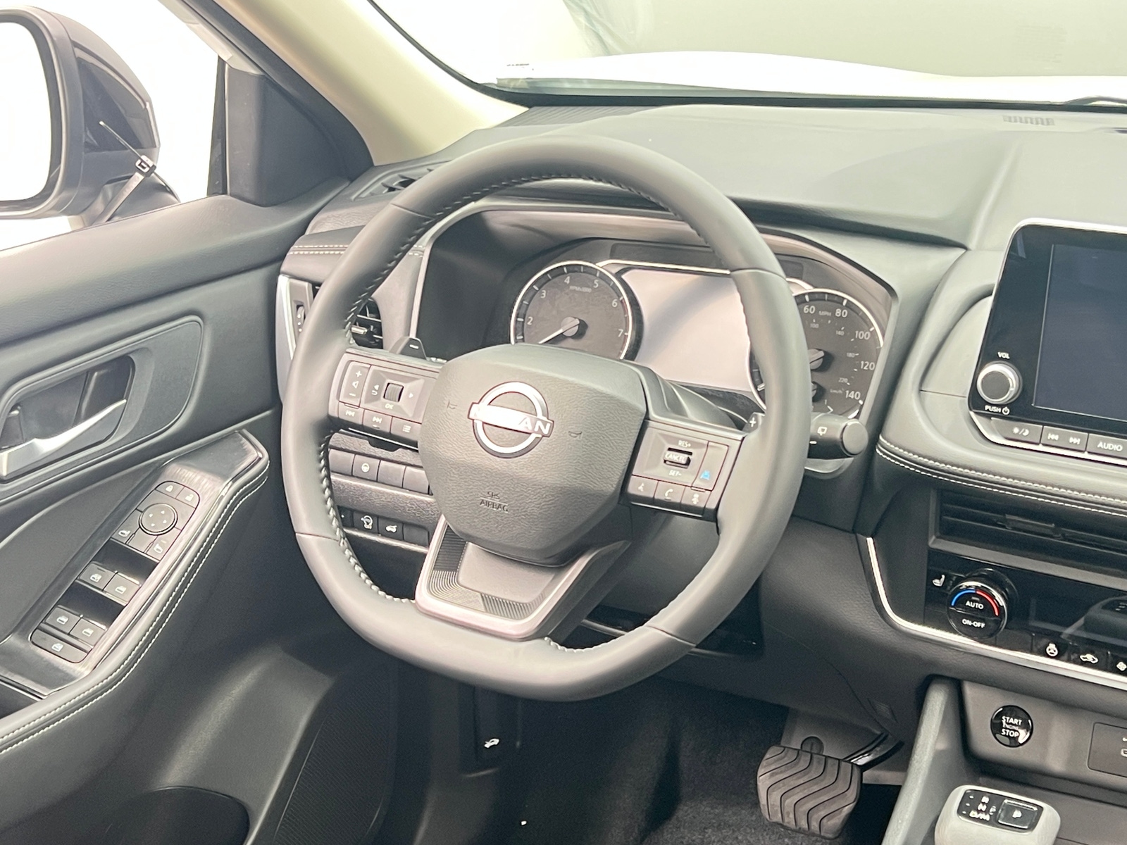 Thumbnail: 2026 Nissan Rogue - 4