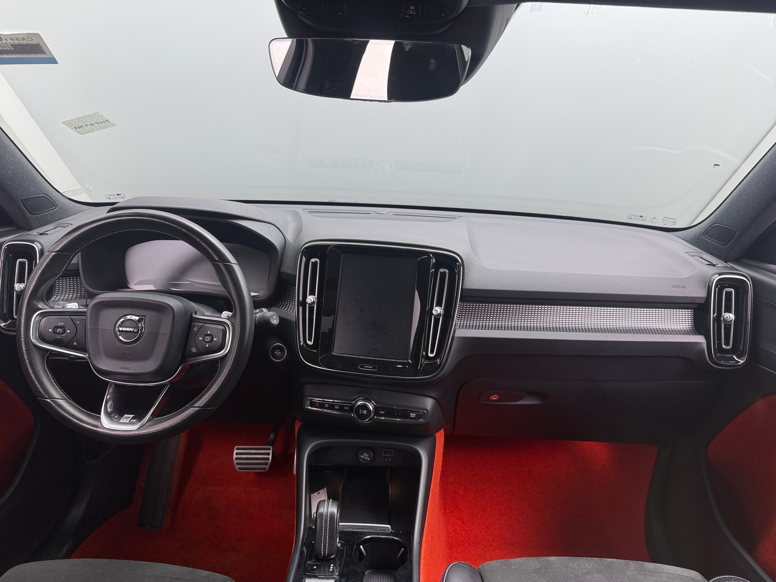 Thumbnail: 2020 Volvo XC40 - 3