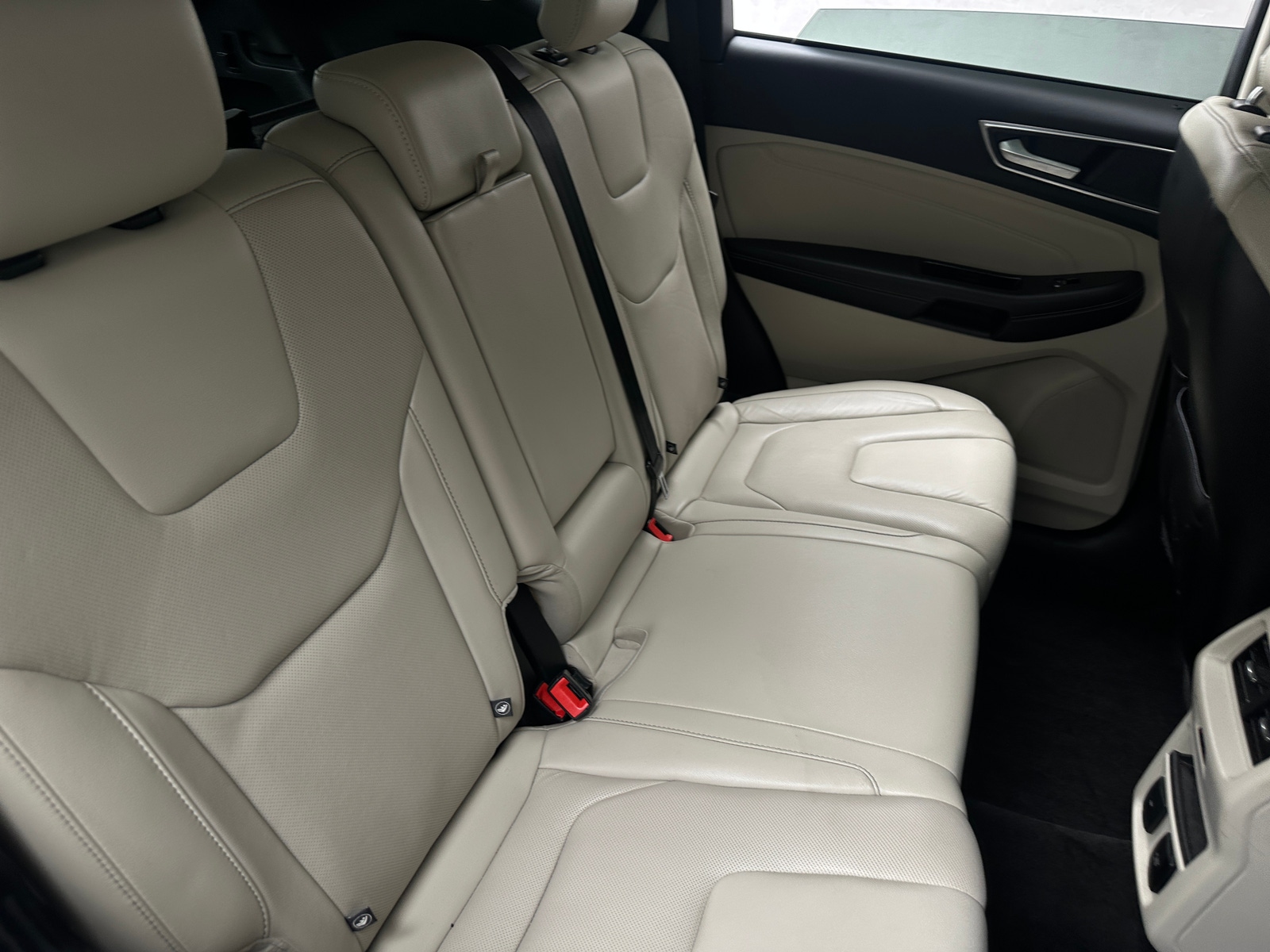 Thumbnail: 2017 Ford Edge - 5